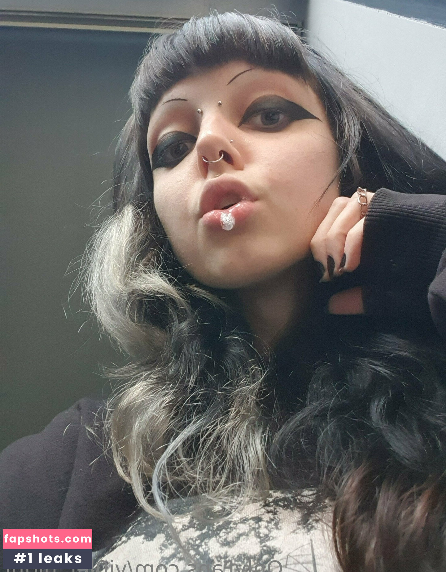 vi0let_night gallery photo #51