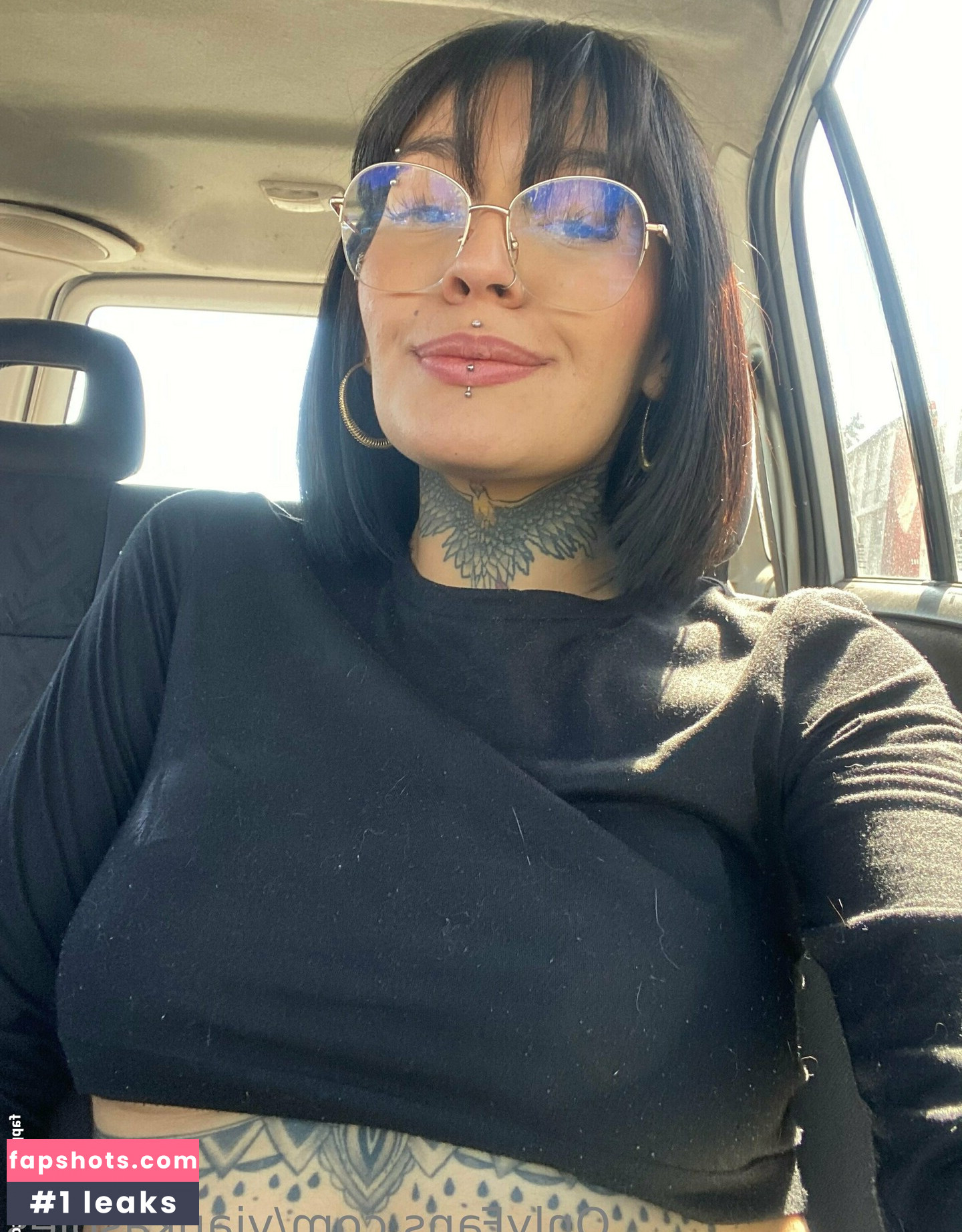 viankasoles gallery photo #6