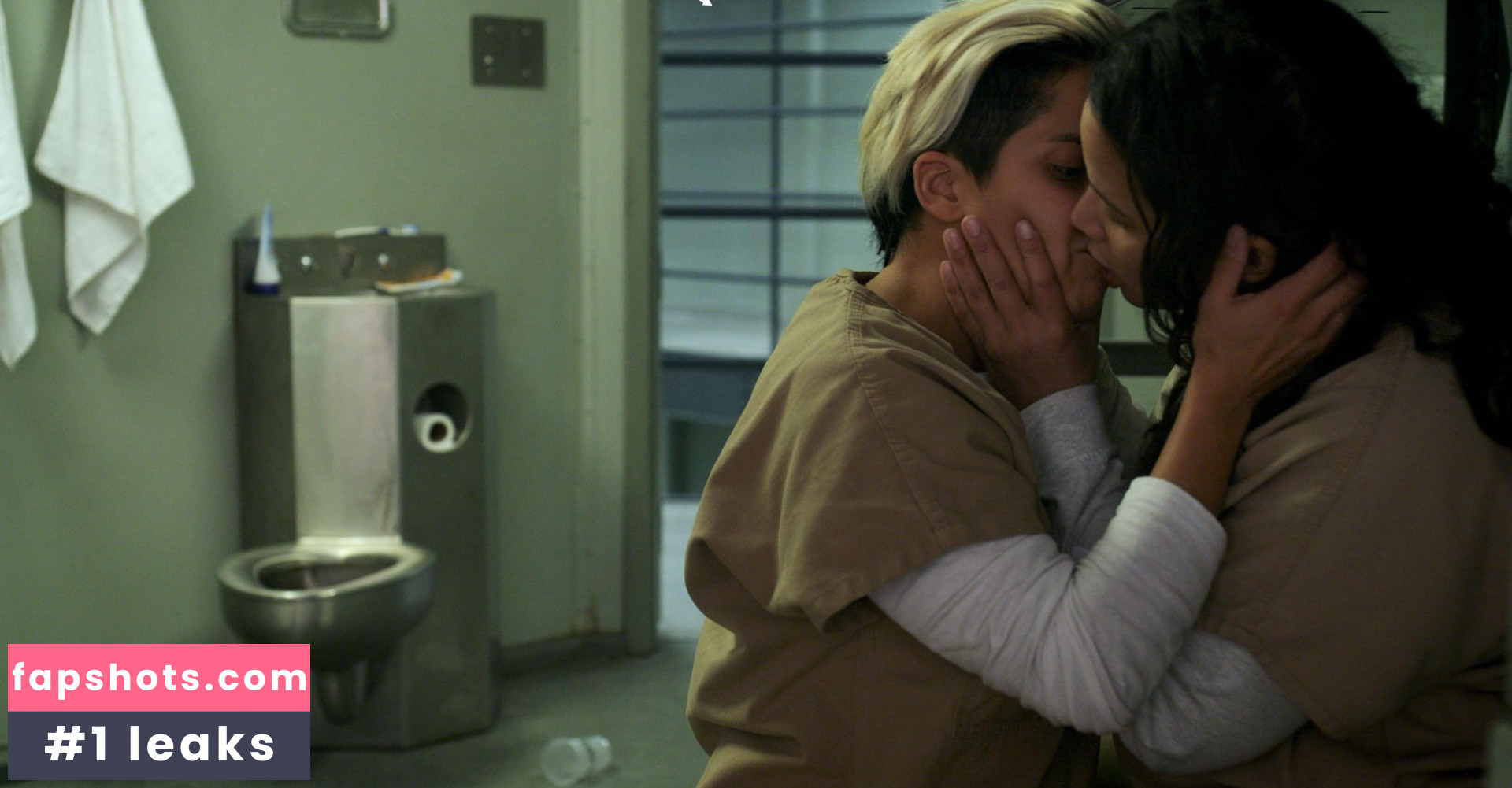 Vicci Martinez nude babe gallery