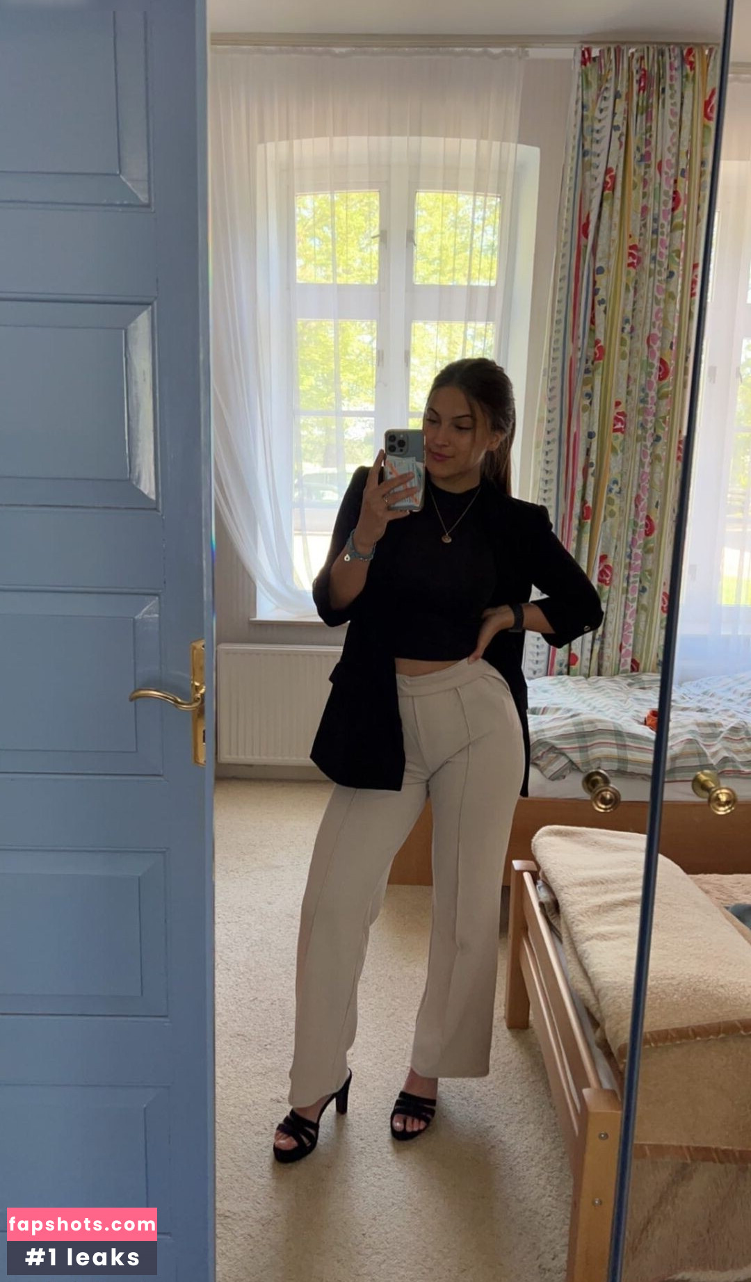 Vici gallery photo #58