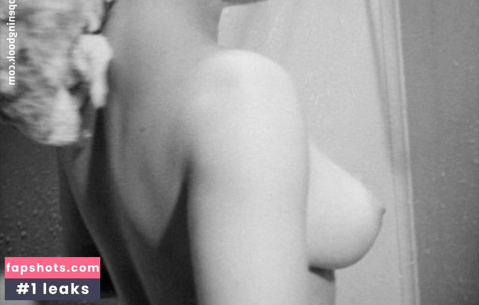 Vicki Carbe Nude Leaks OnlyFans Photos #3 - Fapshots