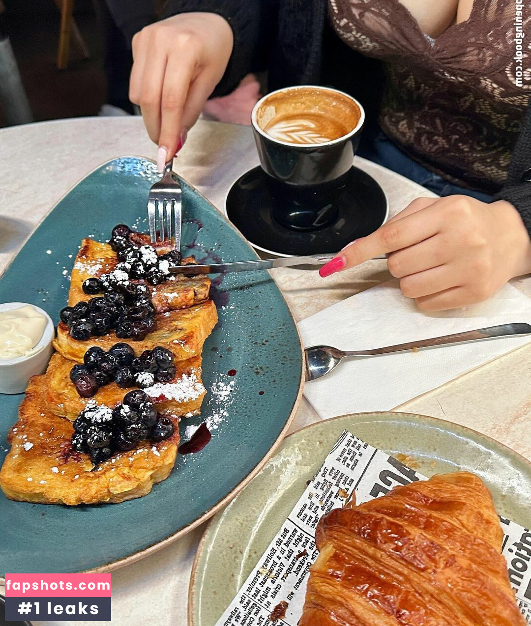 Vicki Mranrr gallery photo #11