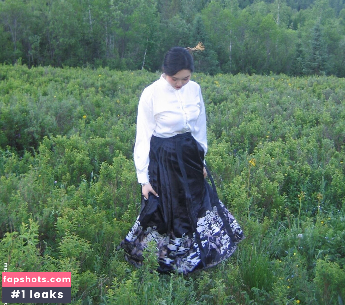 Vicki Mranrr gallery photo #32