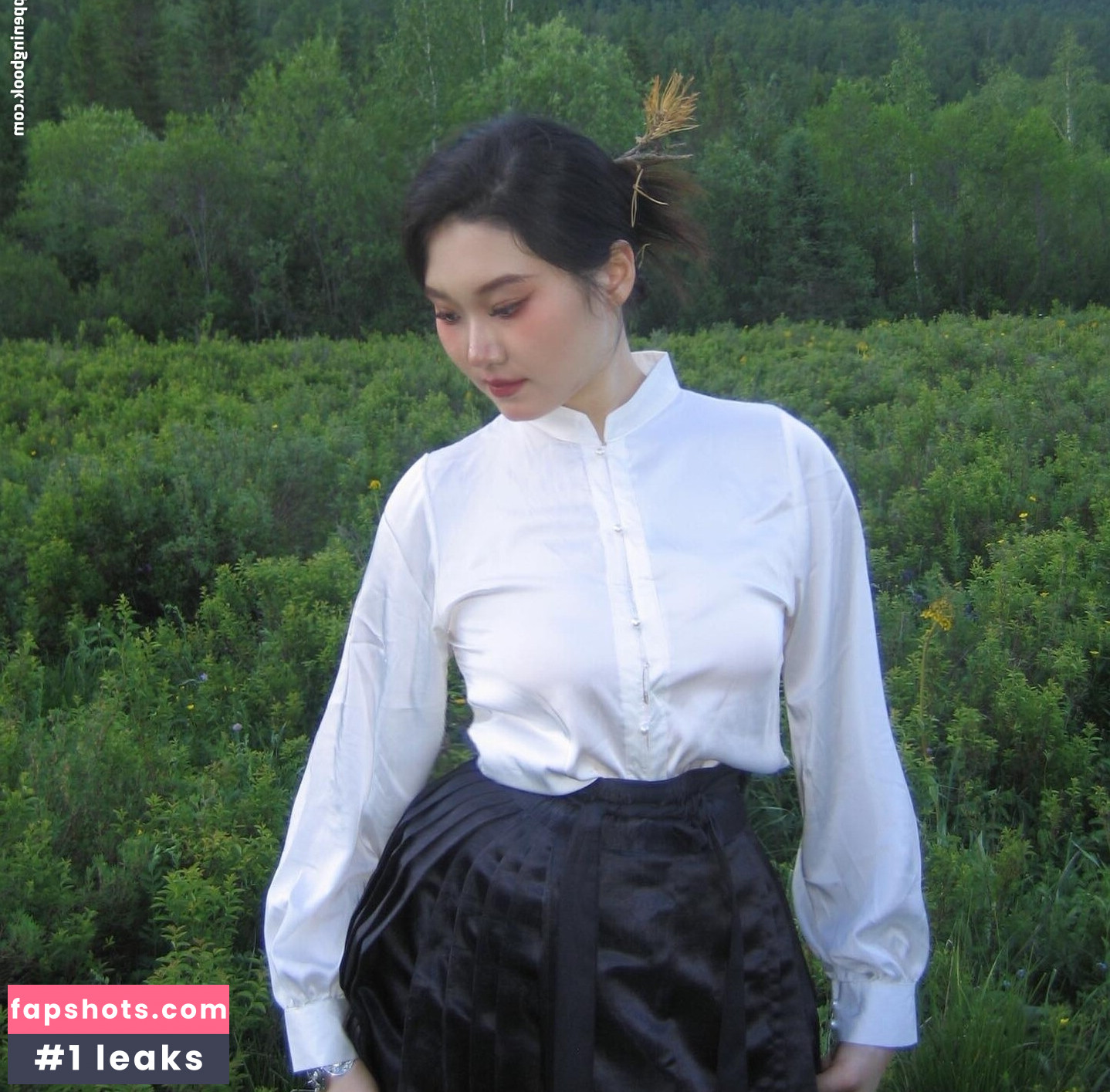 Vicki Mranrr gallery photo #34