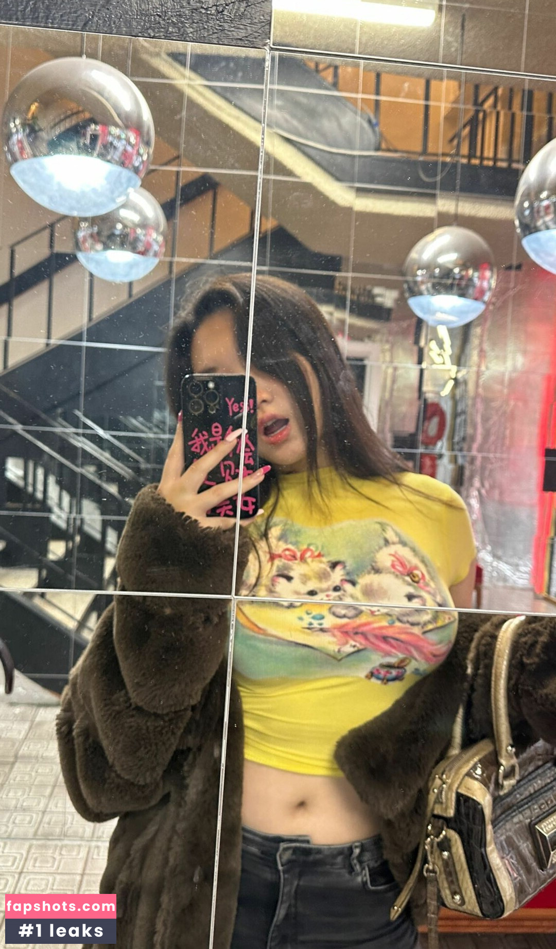 Vicki Mranrr gallery photo #7