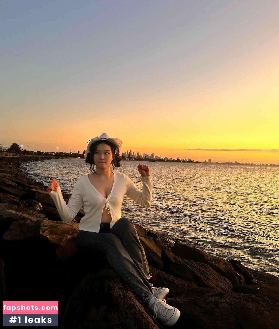 Vicki Mranrr gallery photo #68