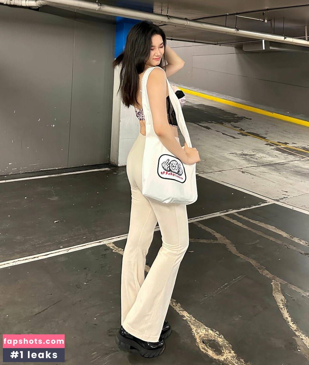 Vicki Mranrr gallery photo #71