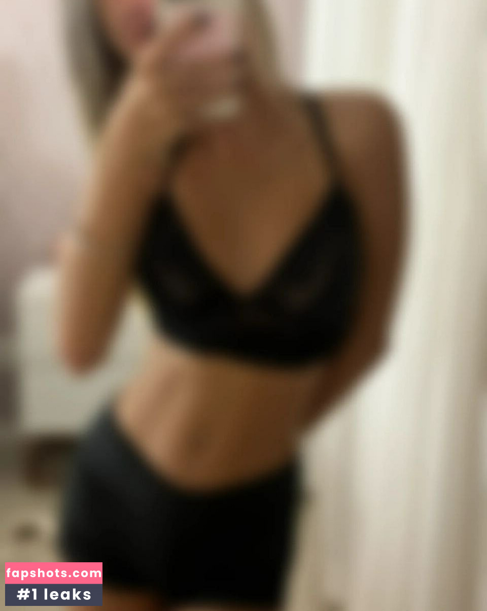 Vicky Queiroz gallery photo #2