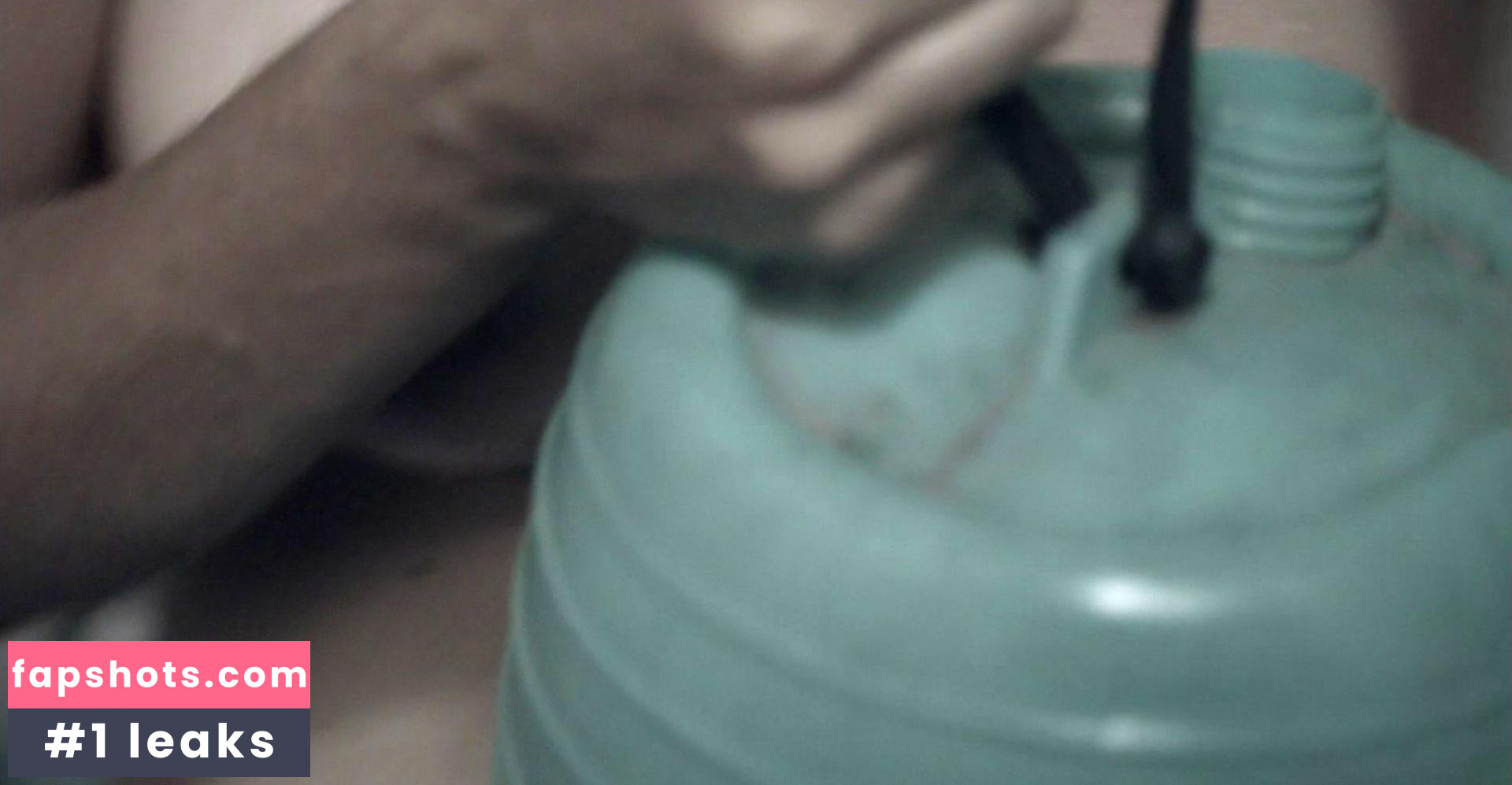 Victoria Almeida gallery photo #11