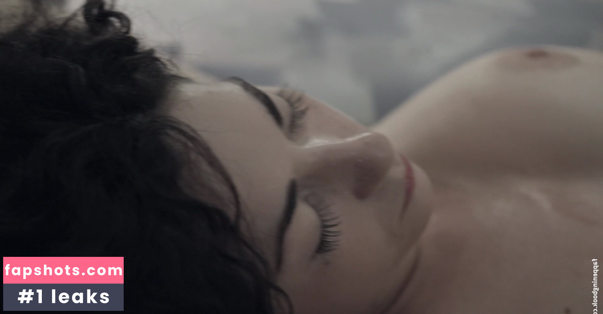 Victoria Almeida gallery photo #4