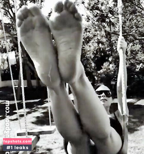 Victoria Beackham Nude Leaks OnlyFans Photos #21 - LeakJerk