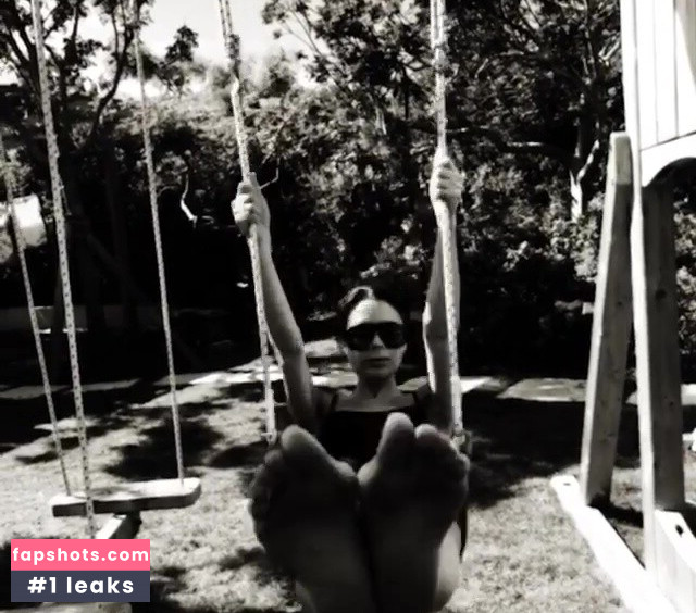 Victoria Beackham Nude Leaks OnlyFans Photos #4 - LeakJerk