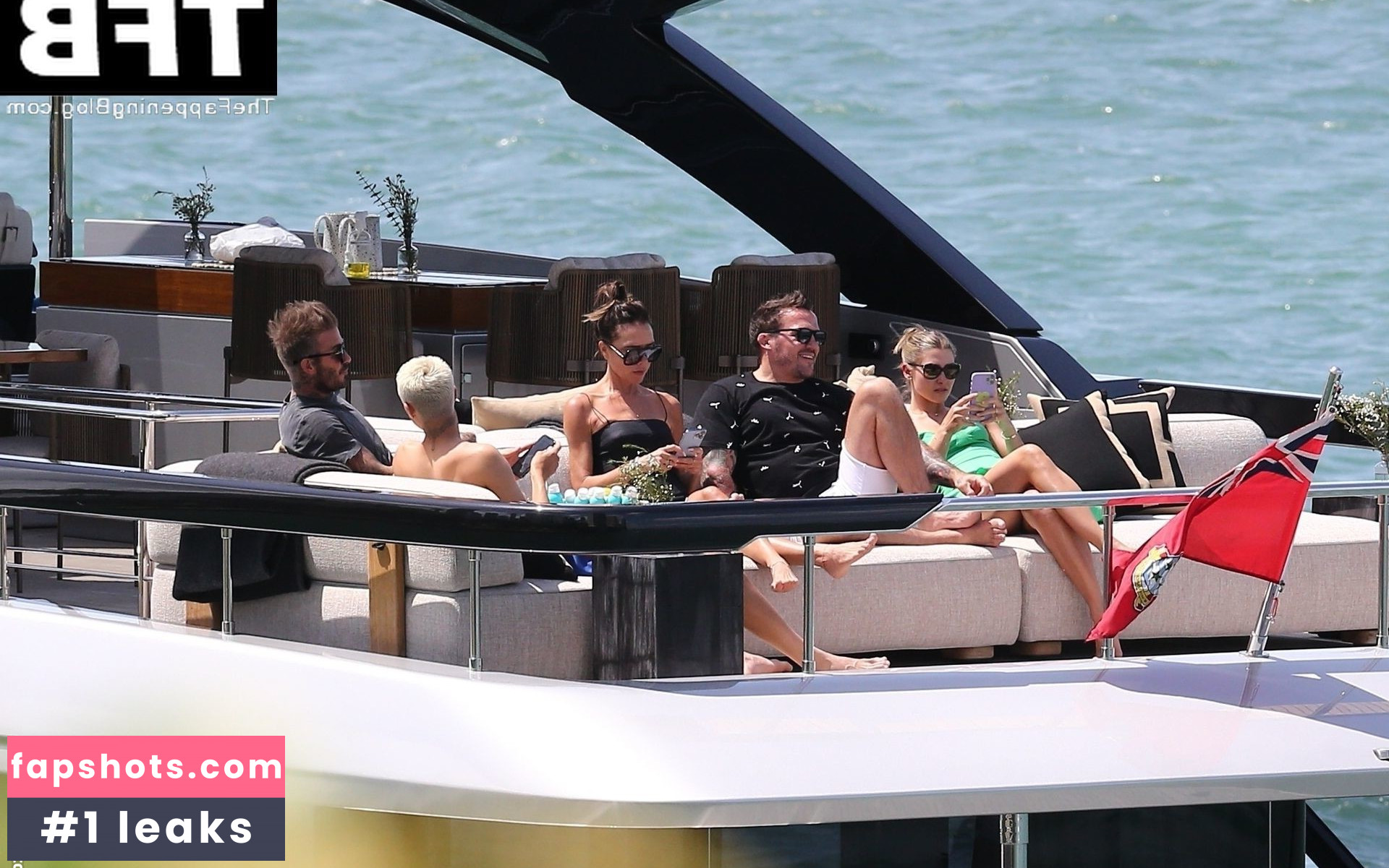 Victoria Beckham gallery photo #107