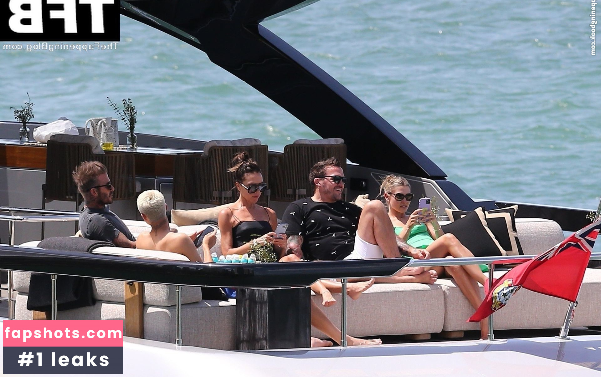 Victoria Beckham gallery photo #109