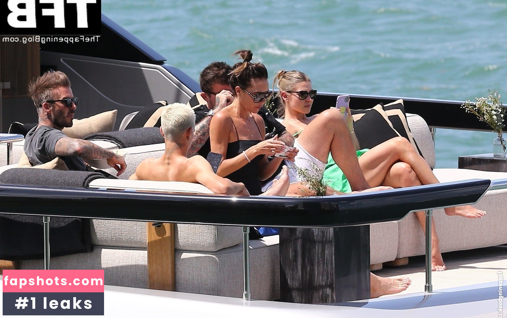 Victoria Beckham gallery photo #110