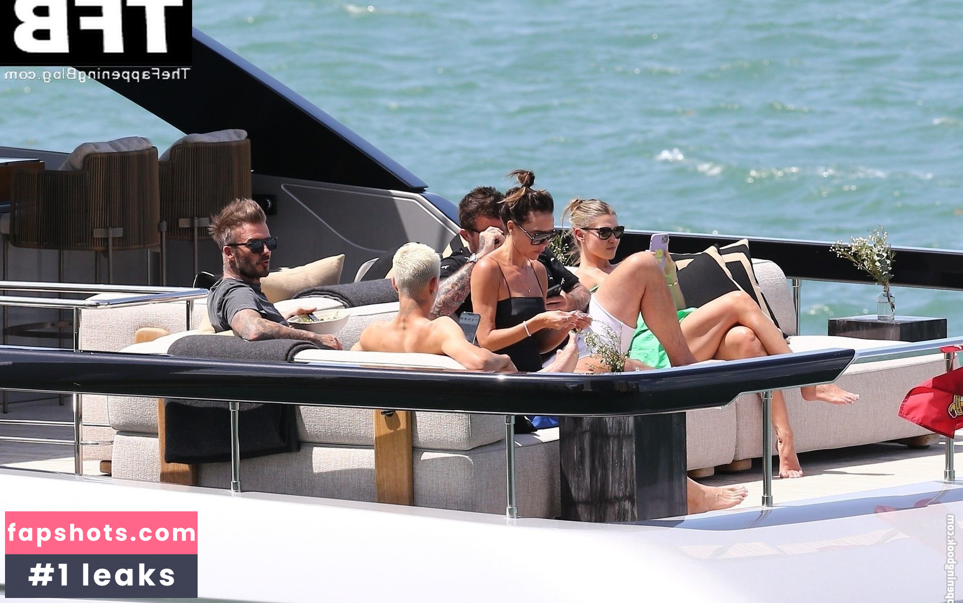 Victoria Beckham gallery photo #116