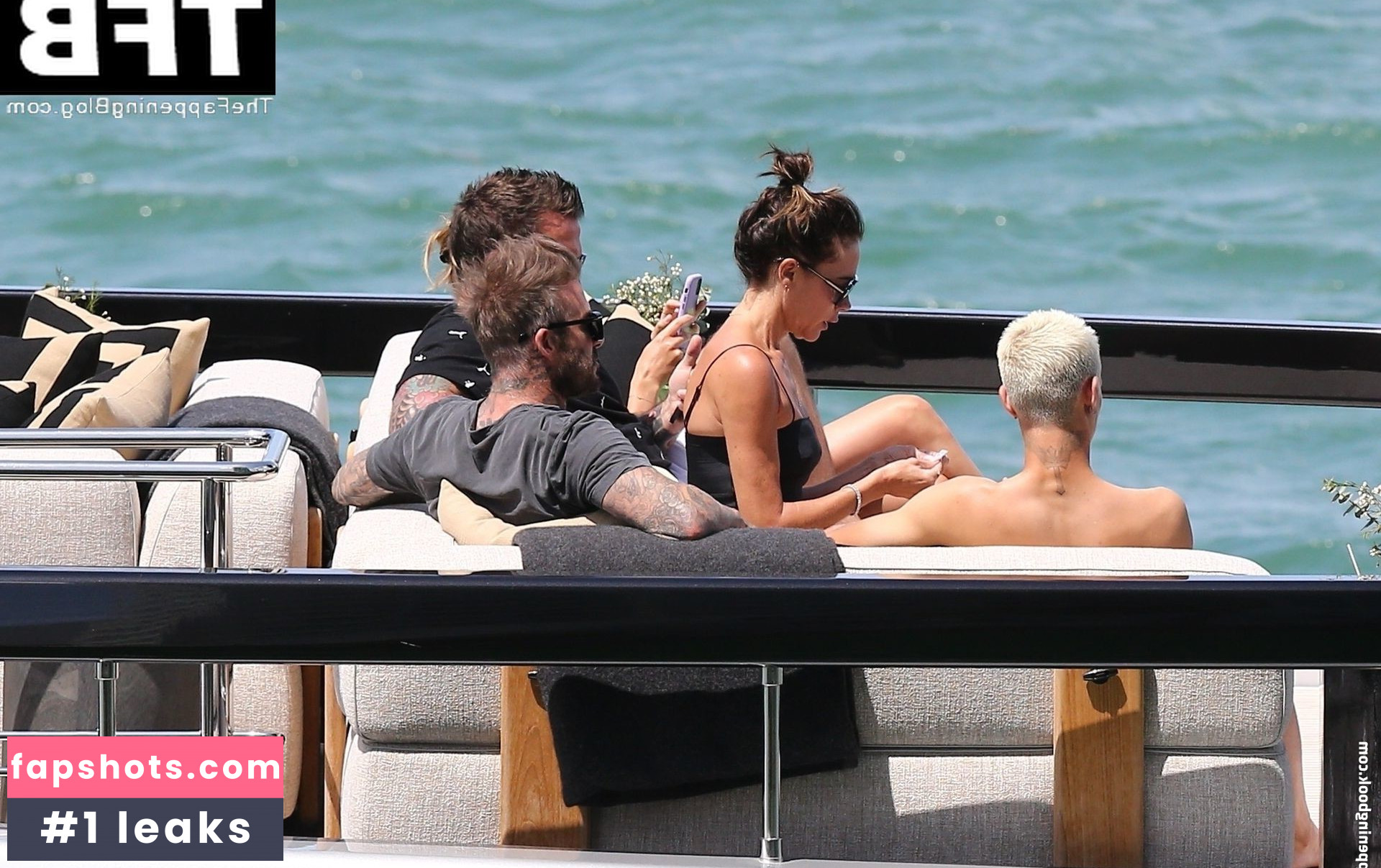 Victoria Beckham gallery photo #117