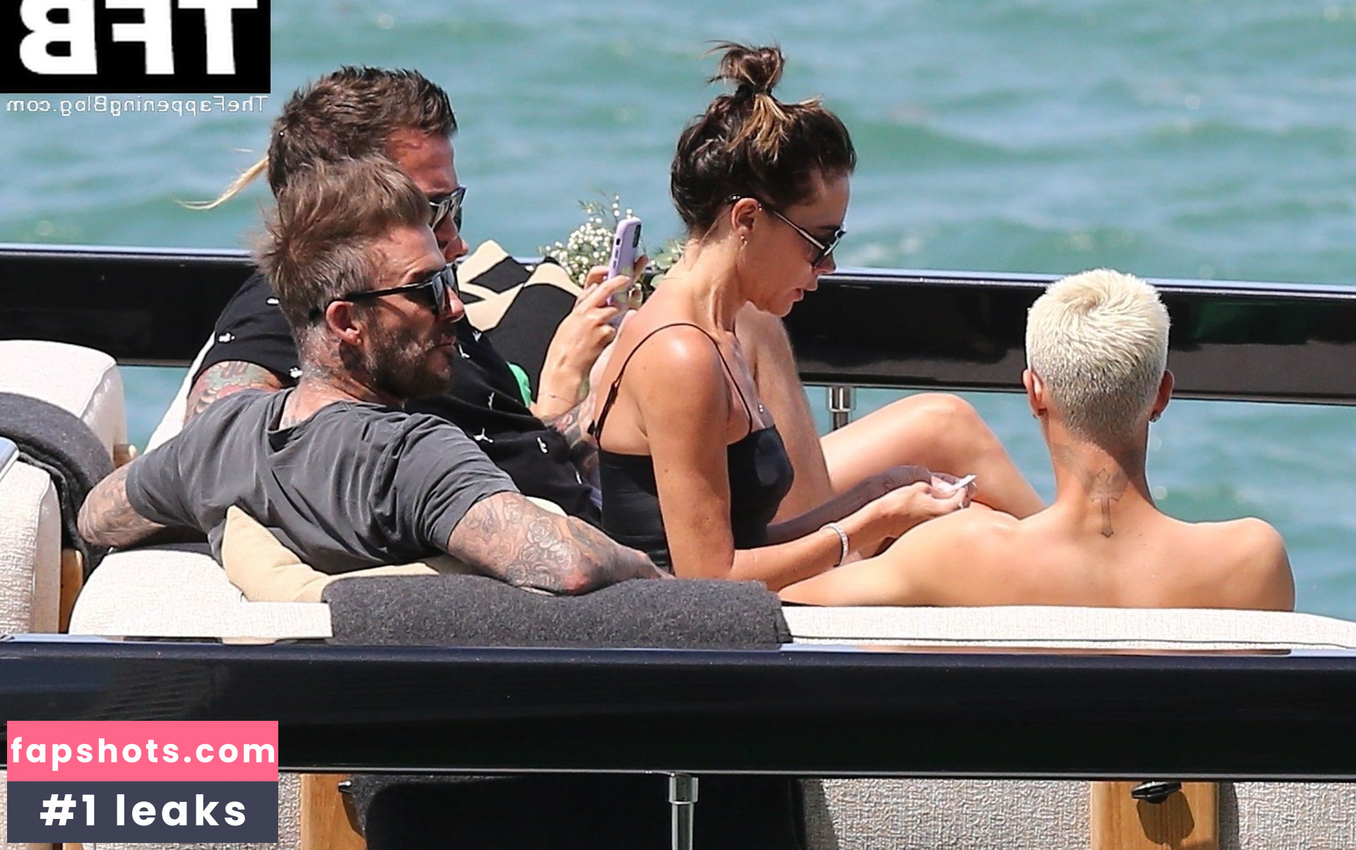 Victoria Beckham gallery photo #118