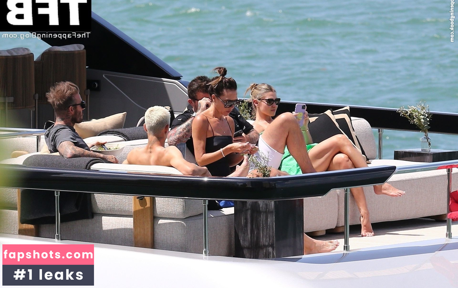 Victoria Beckham gallery photo #119