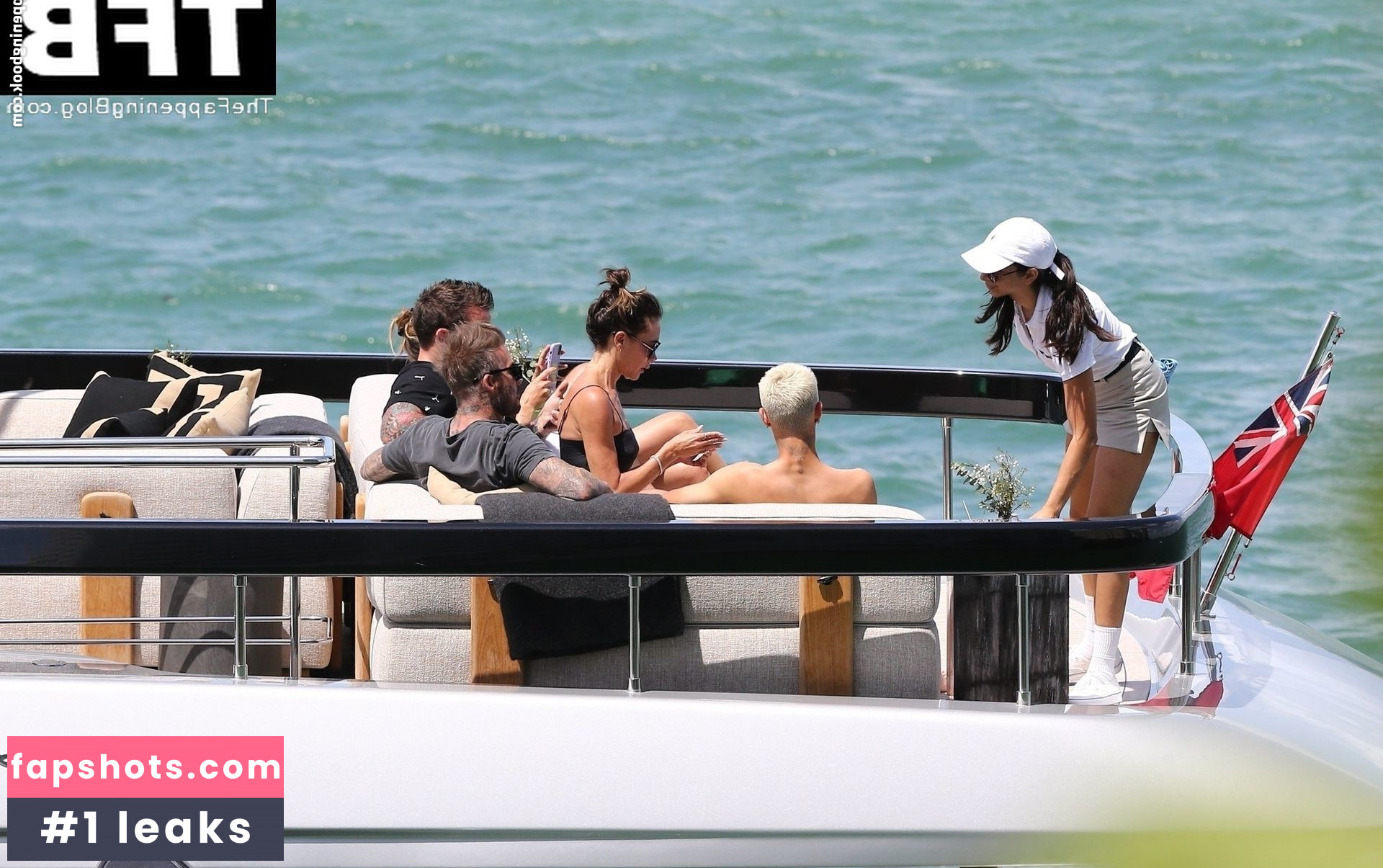 Victoria Beckham gallery photo #122