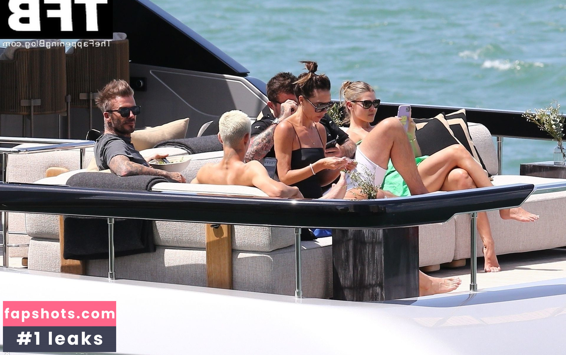 Victoria Beckham gallery photo #127