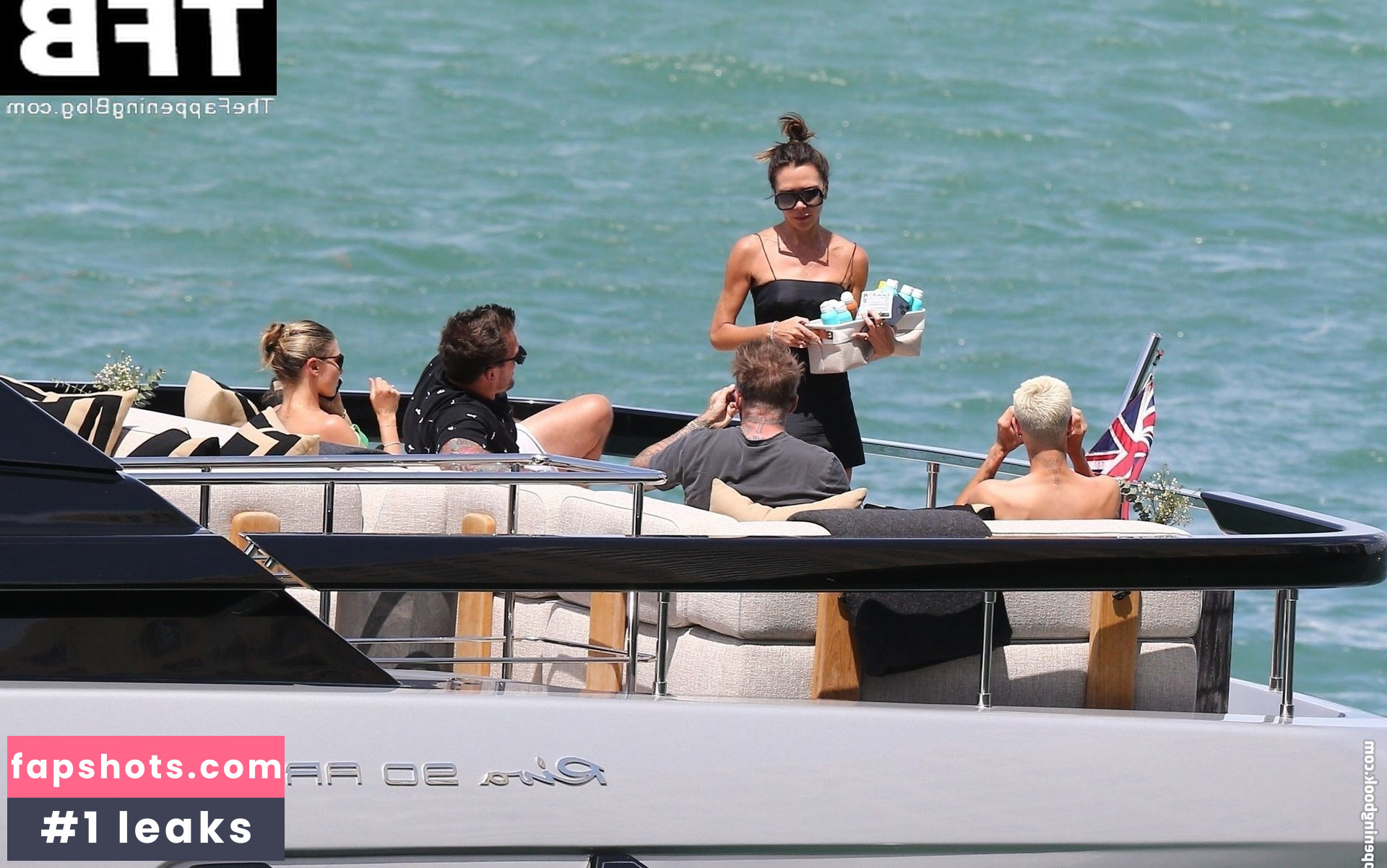 Victoria Beckham gallery photo #129