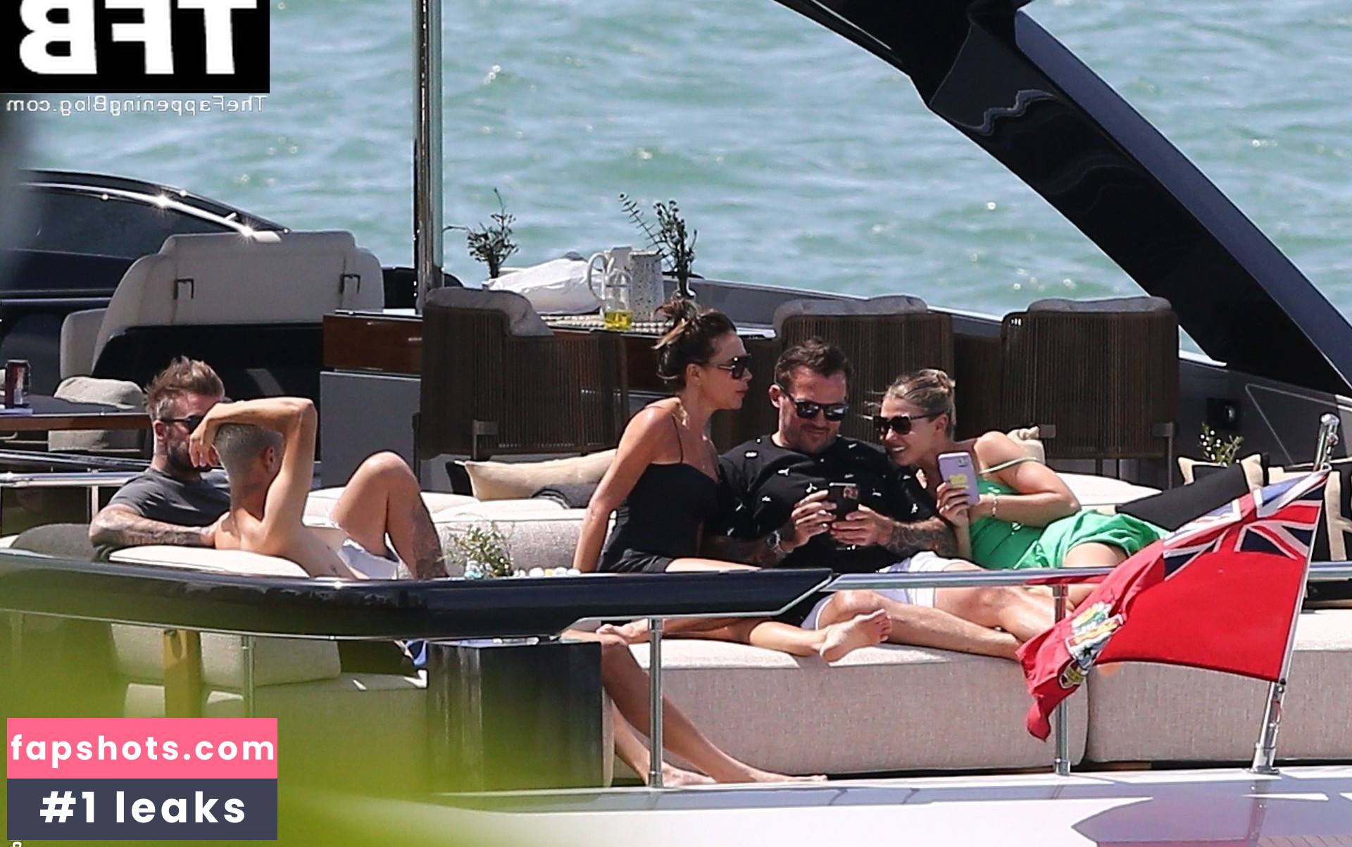 Victoria Beckham gallery photo #133