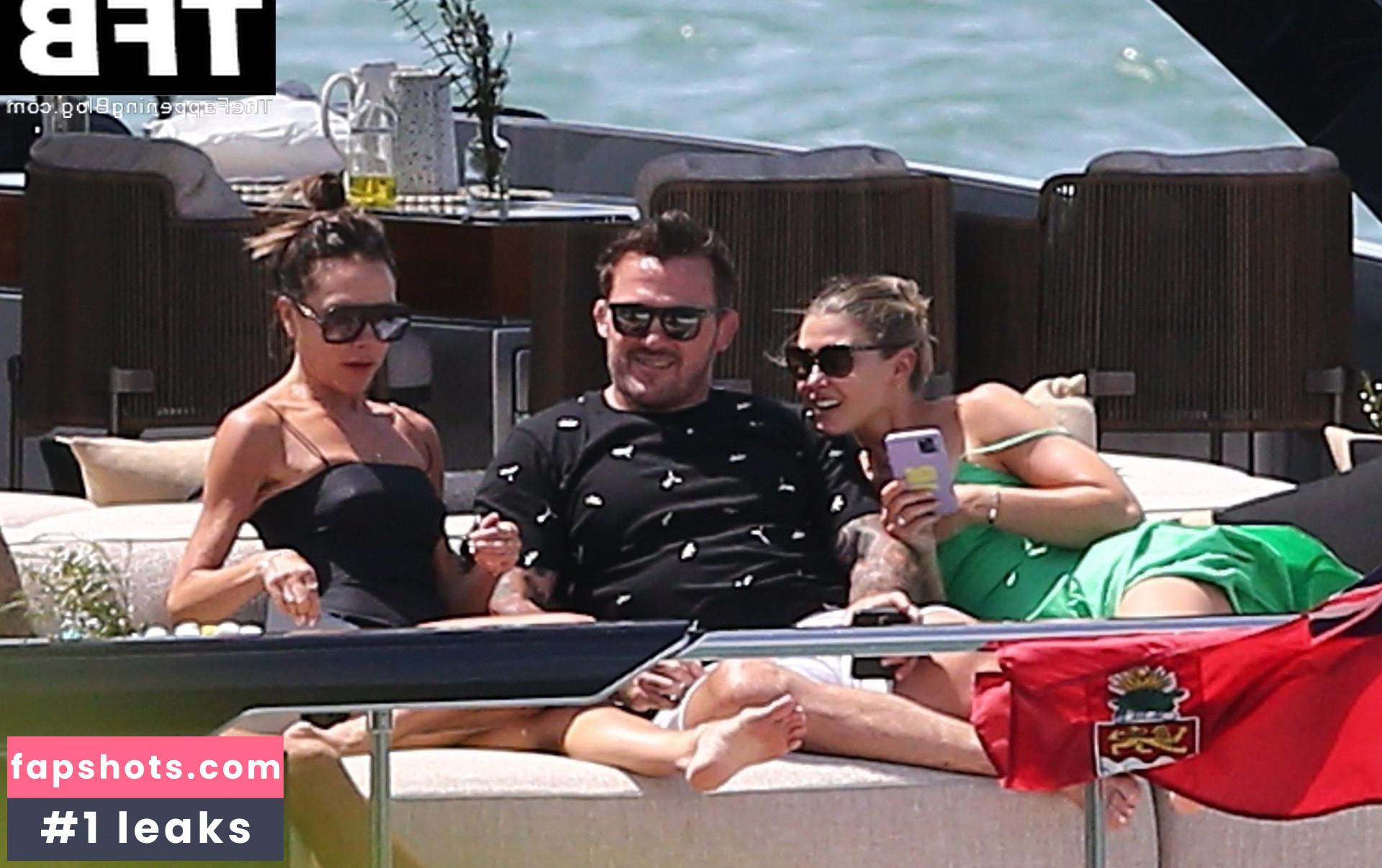 Victoria Beckham gallery photo #134