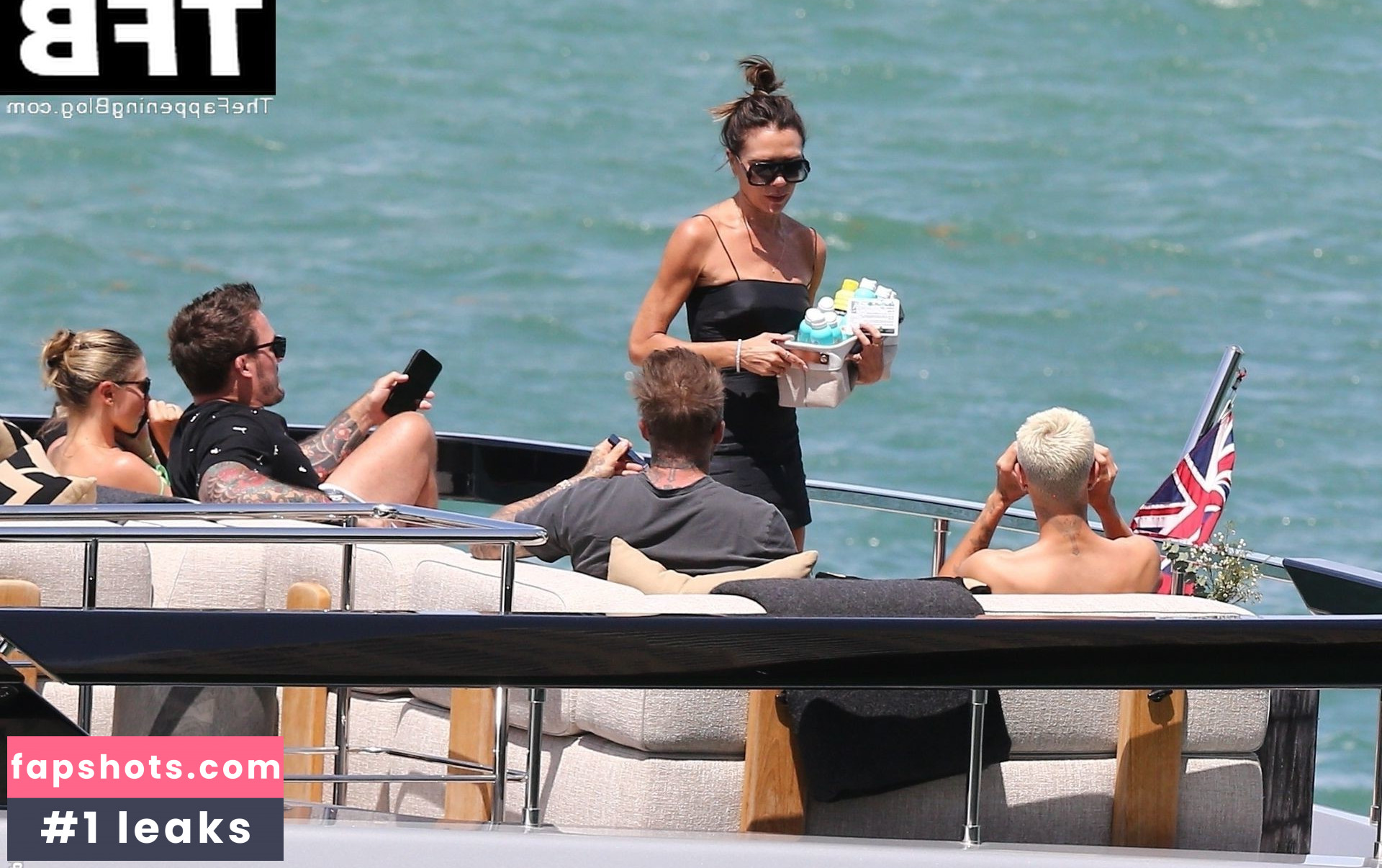 Victoria Beckham gallery photo #137