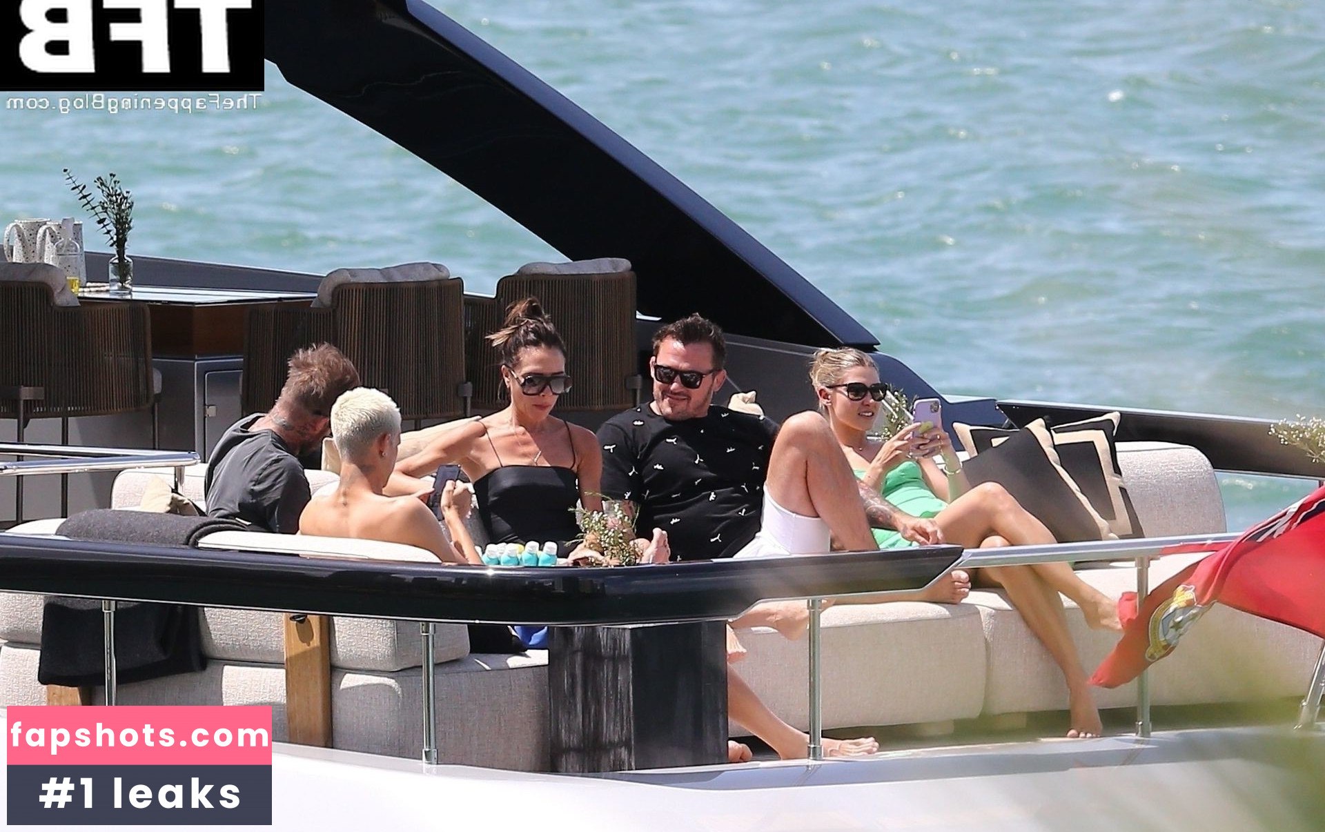 Victoria Beckham gallery photo #139