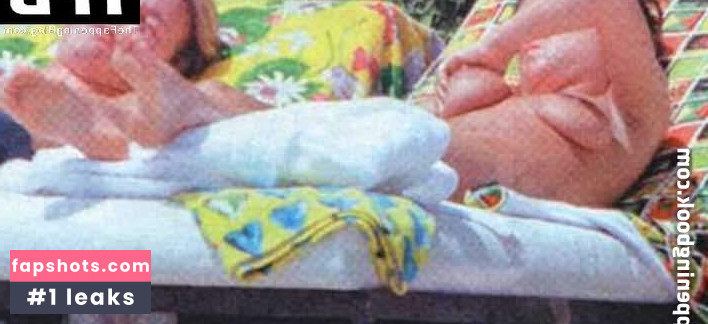 Victoria Beckham gallery photo #145