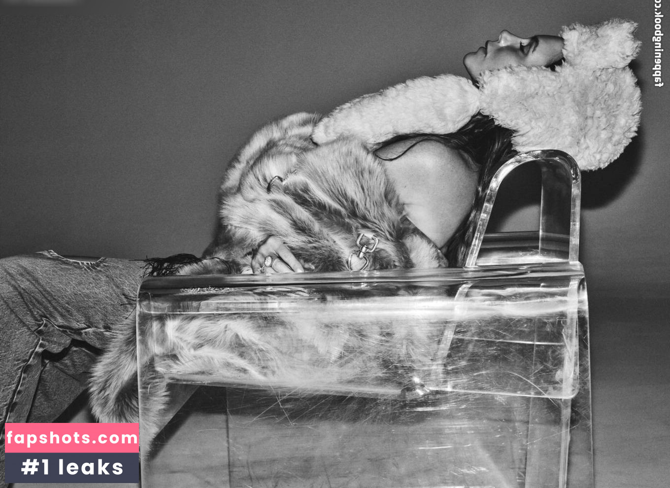 Victoria Beckham gallery photo #28