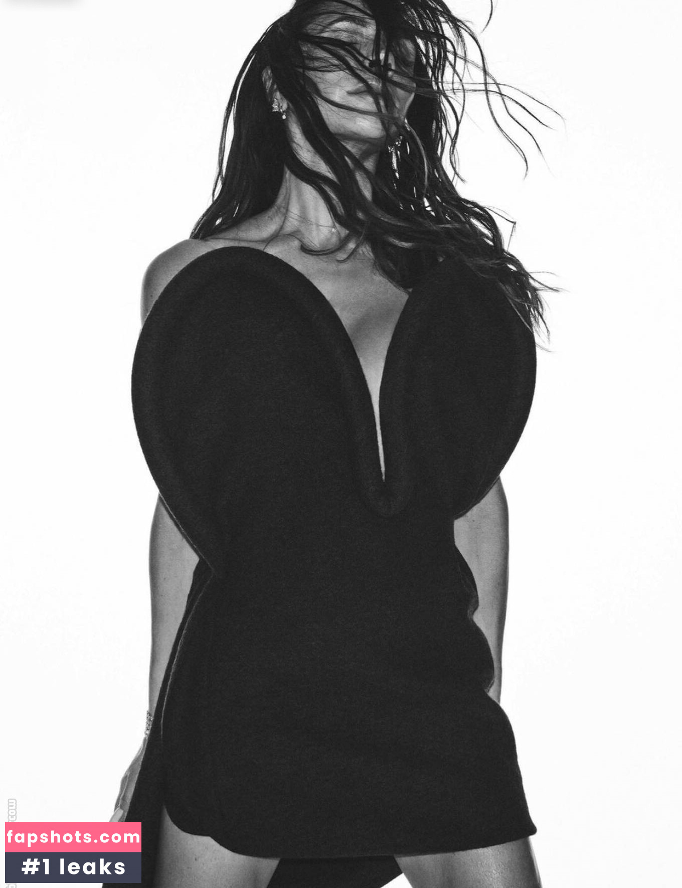 Victoria Beckham gallery photo #30