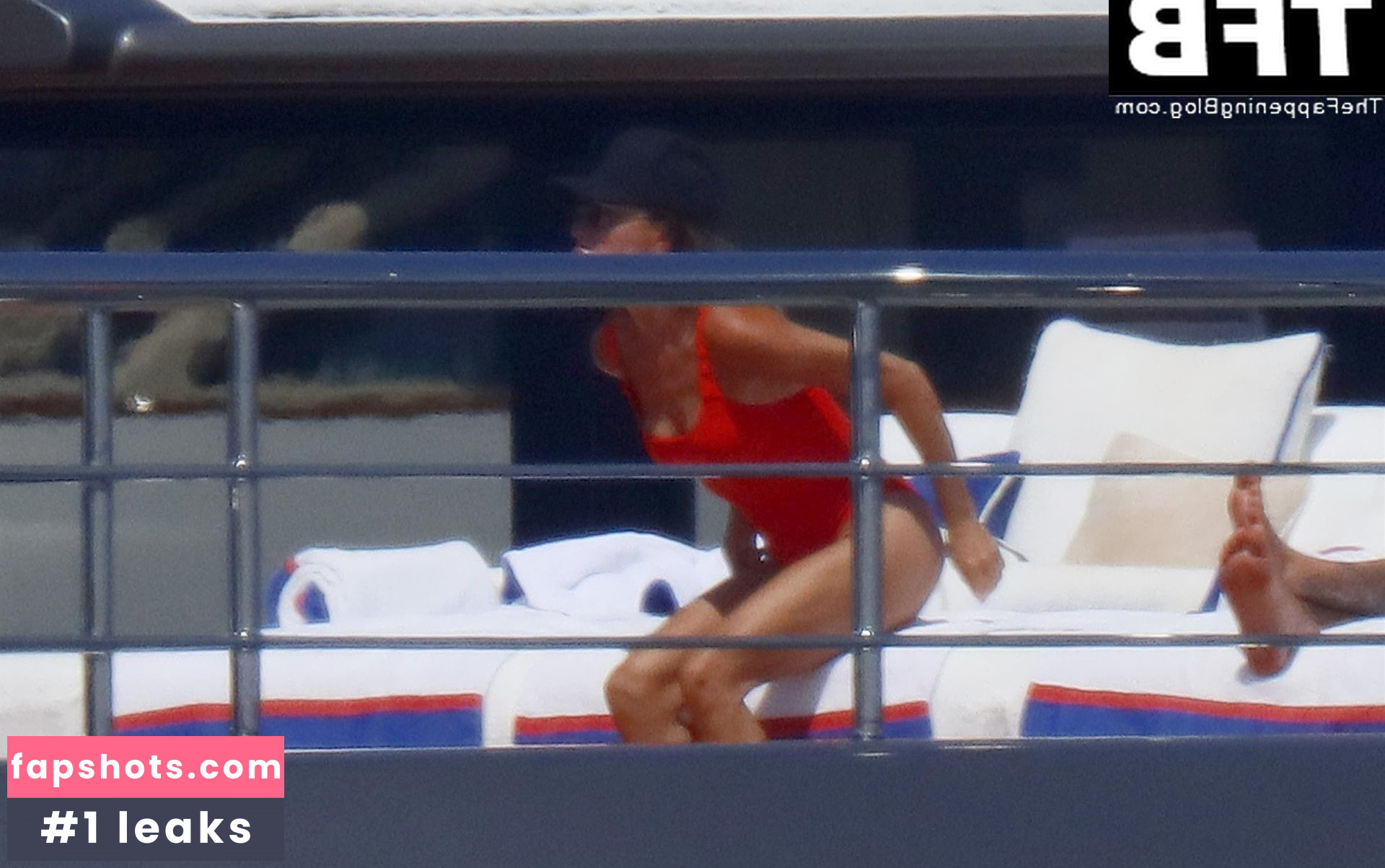 Victoria Beckham gallery photo #49