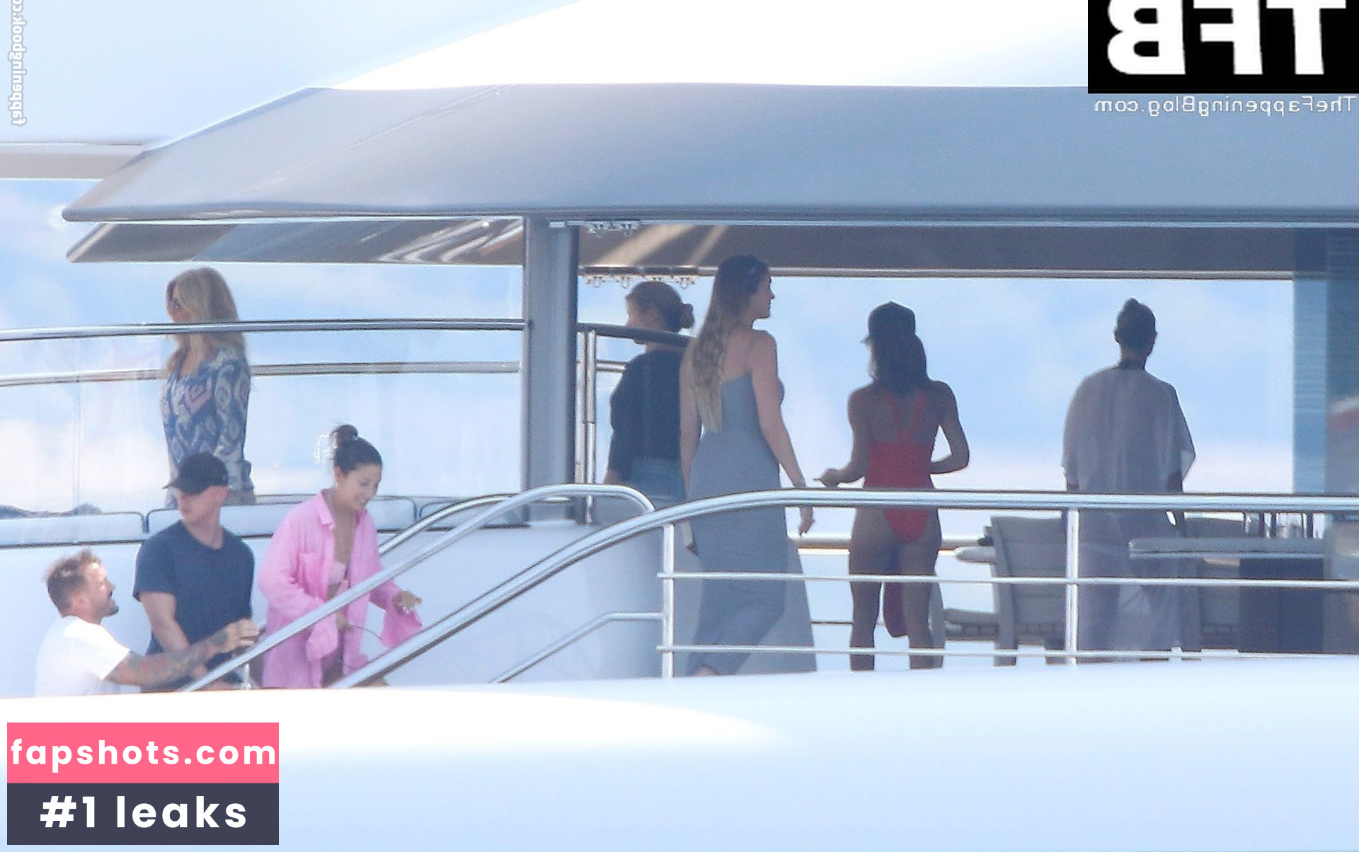 Victoria Beckham gallery photo #54