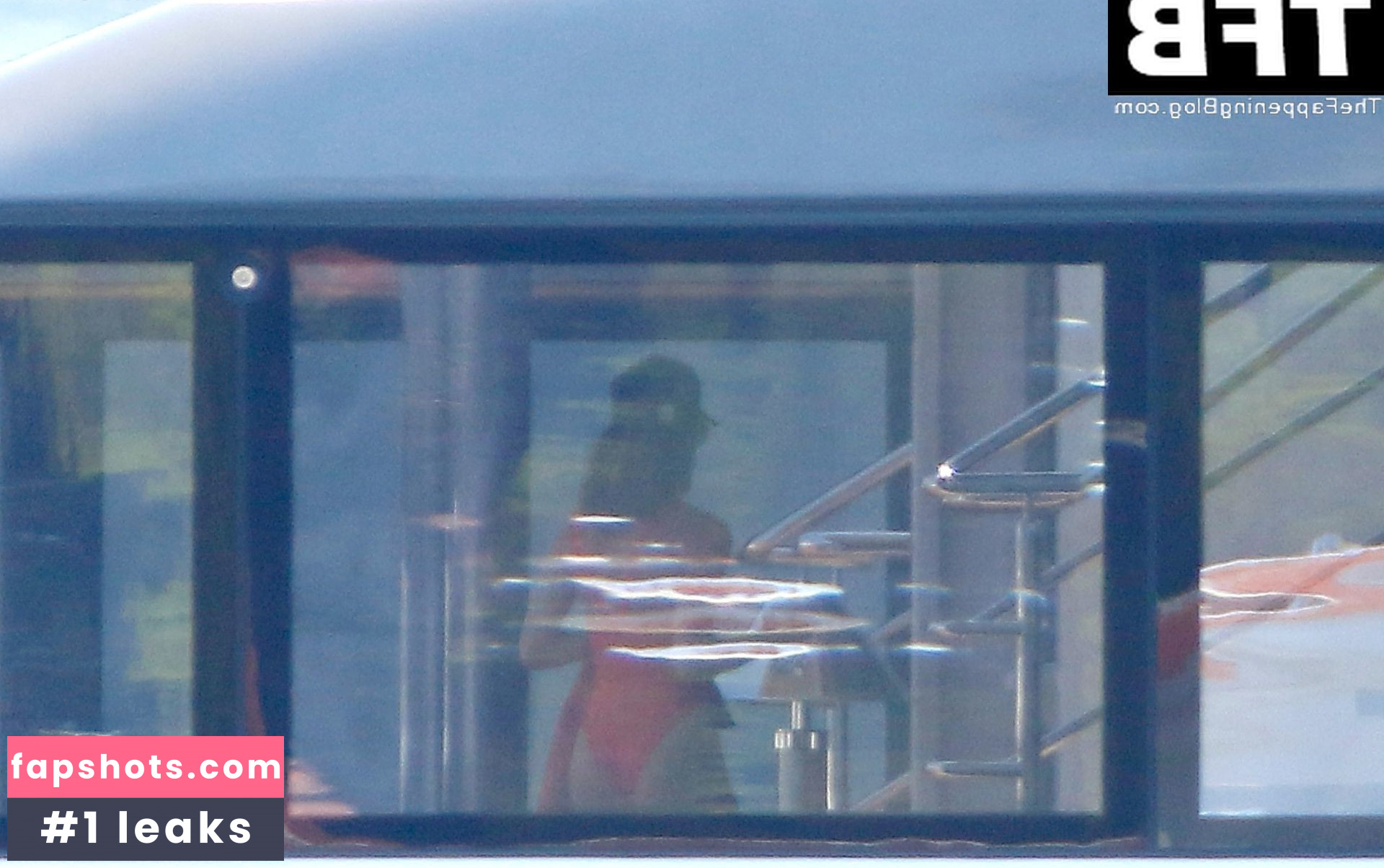 Victoria Beckham gallery photo #57