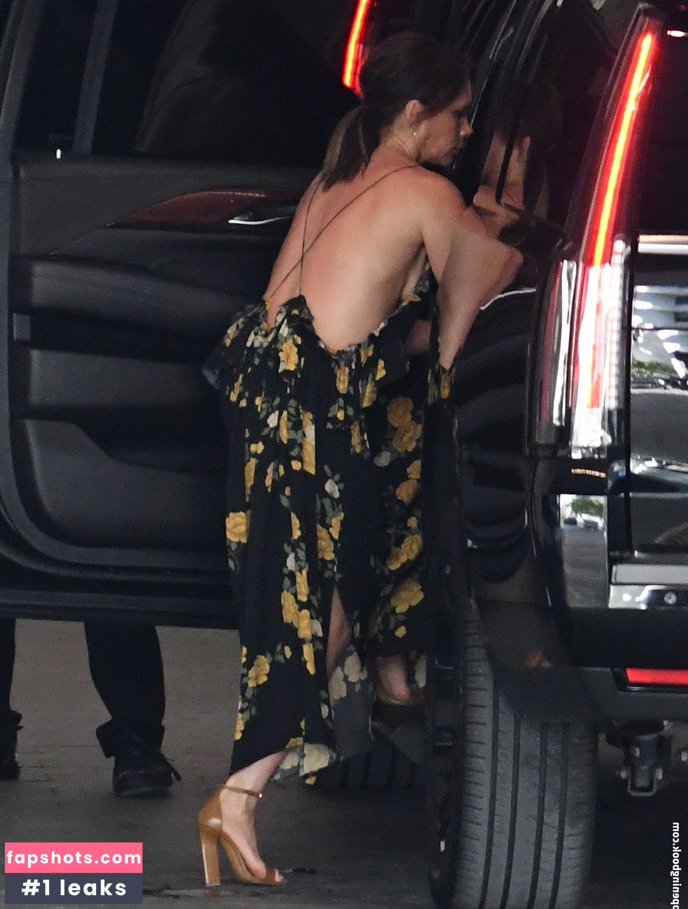 Victoria Beckham gallery photo #567