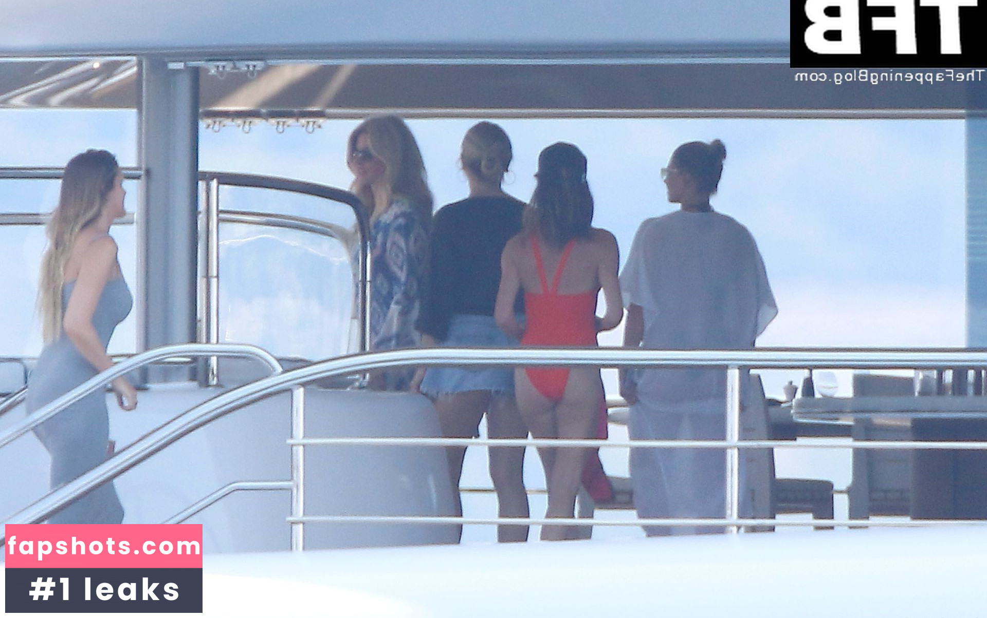 Victoria Beckham gallery photo #58