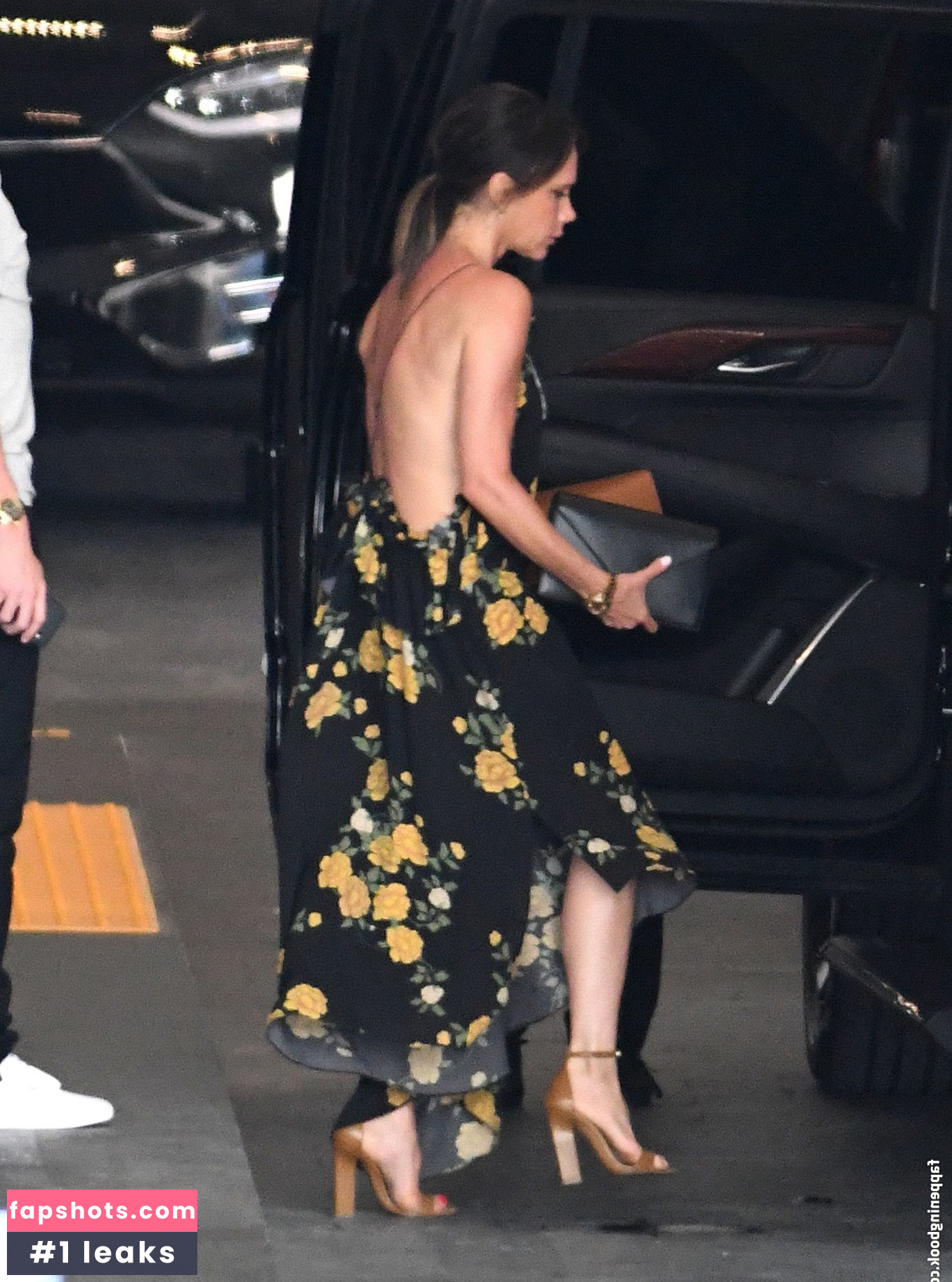 Victoria Beckham gallery photo #573