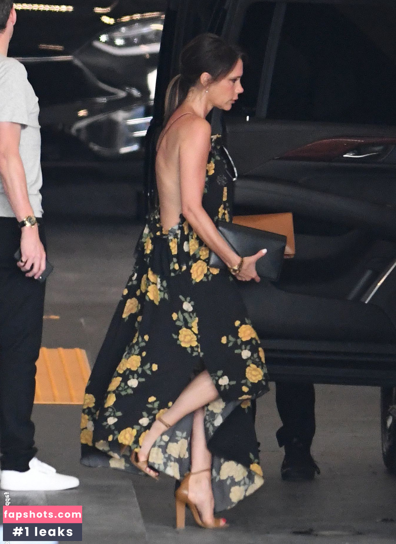 Victoria Beckham gallery photo #575