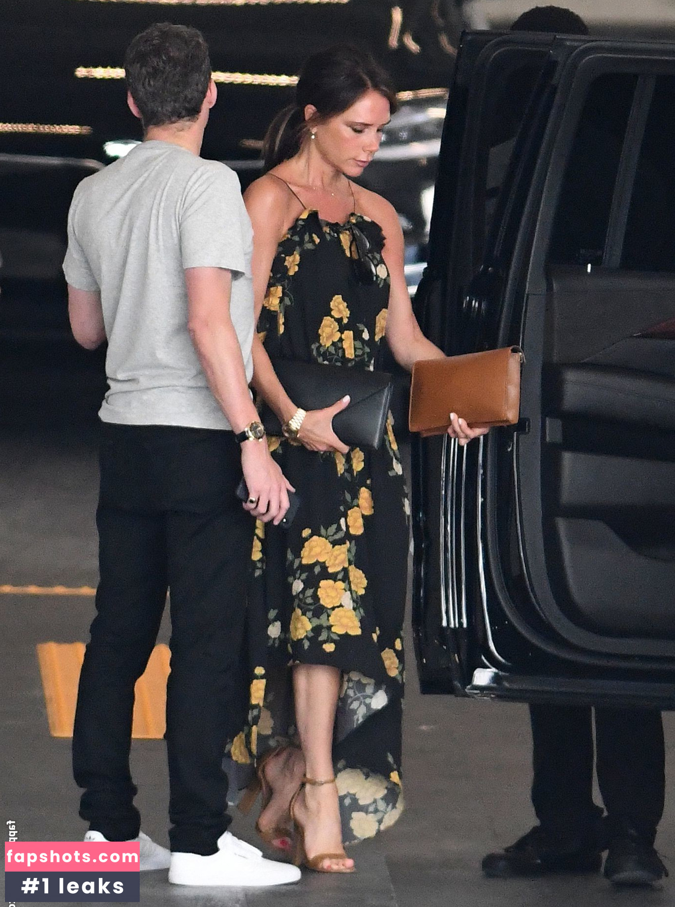 Victoria Beckham gallery photo #579