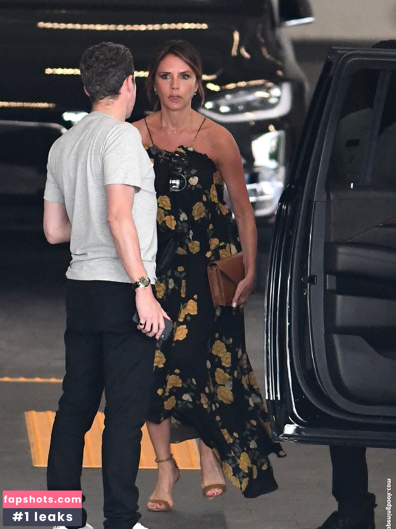 Victoria Beckham gallery photo #581