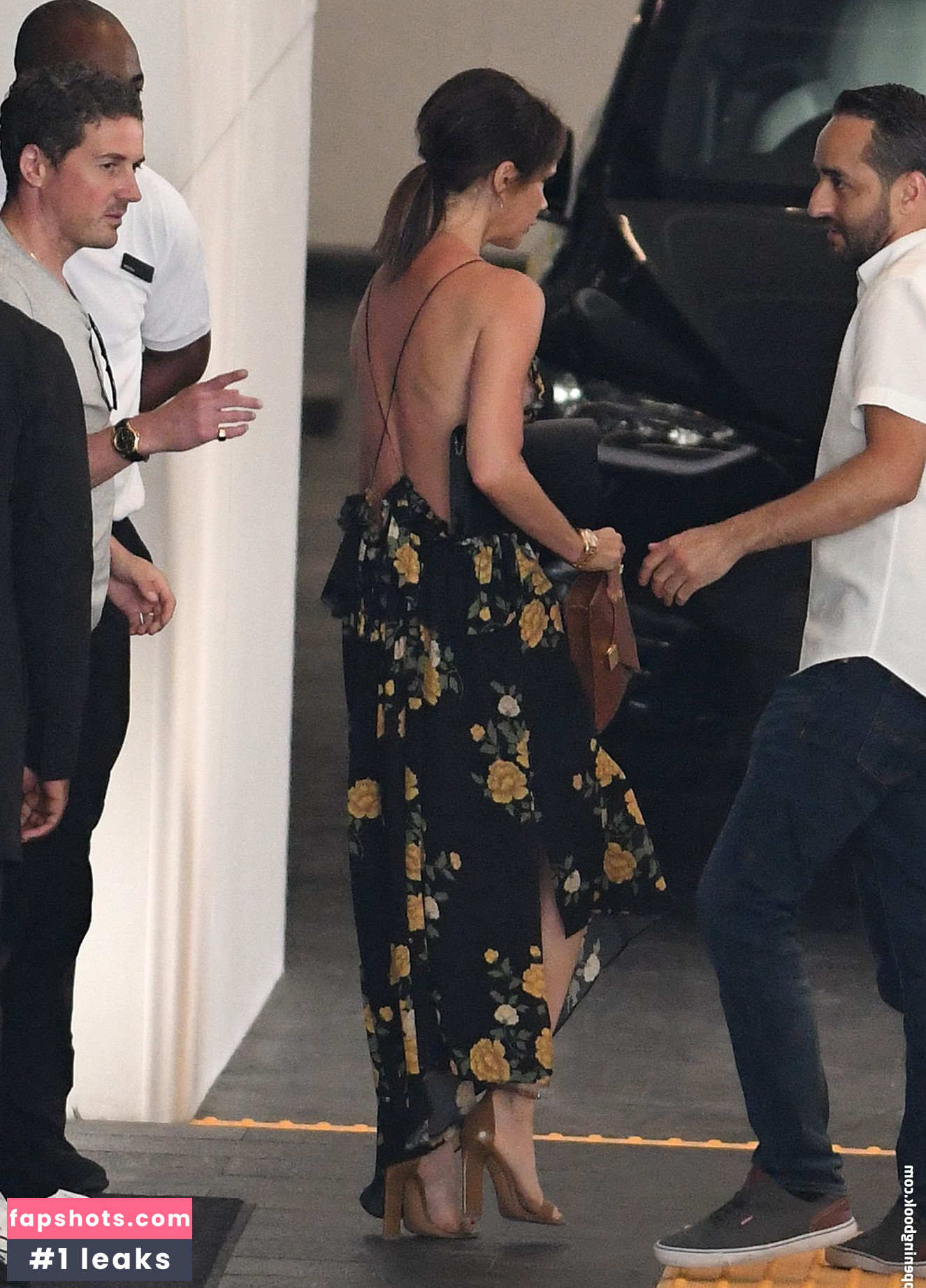 Victoria Beckham gallery photo #583