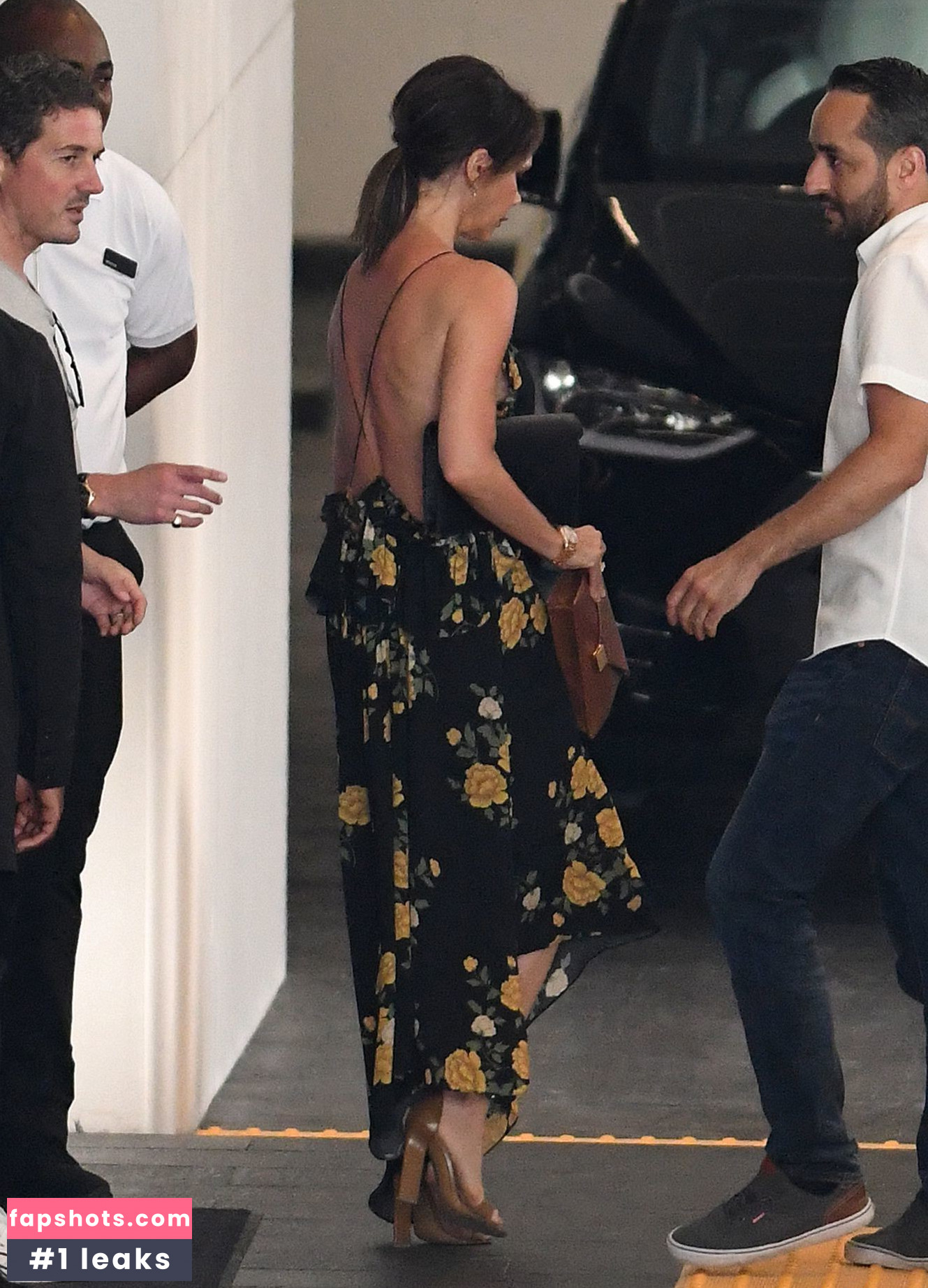 Victoria Beckham gallery photo #589