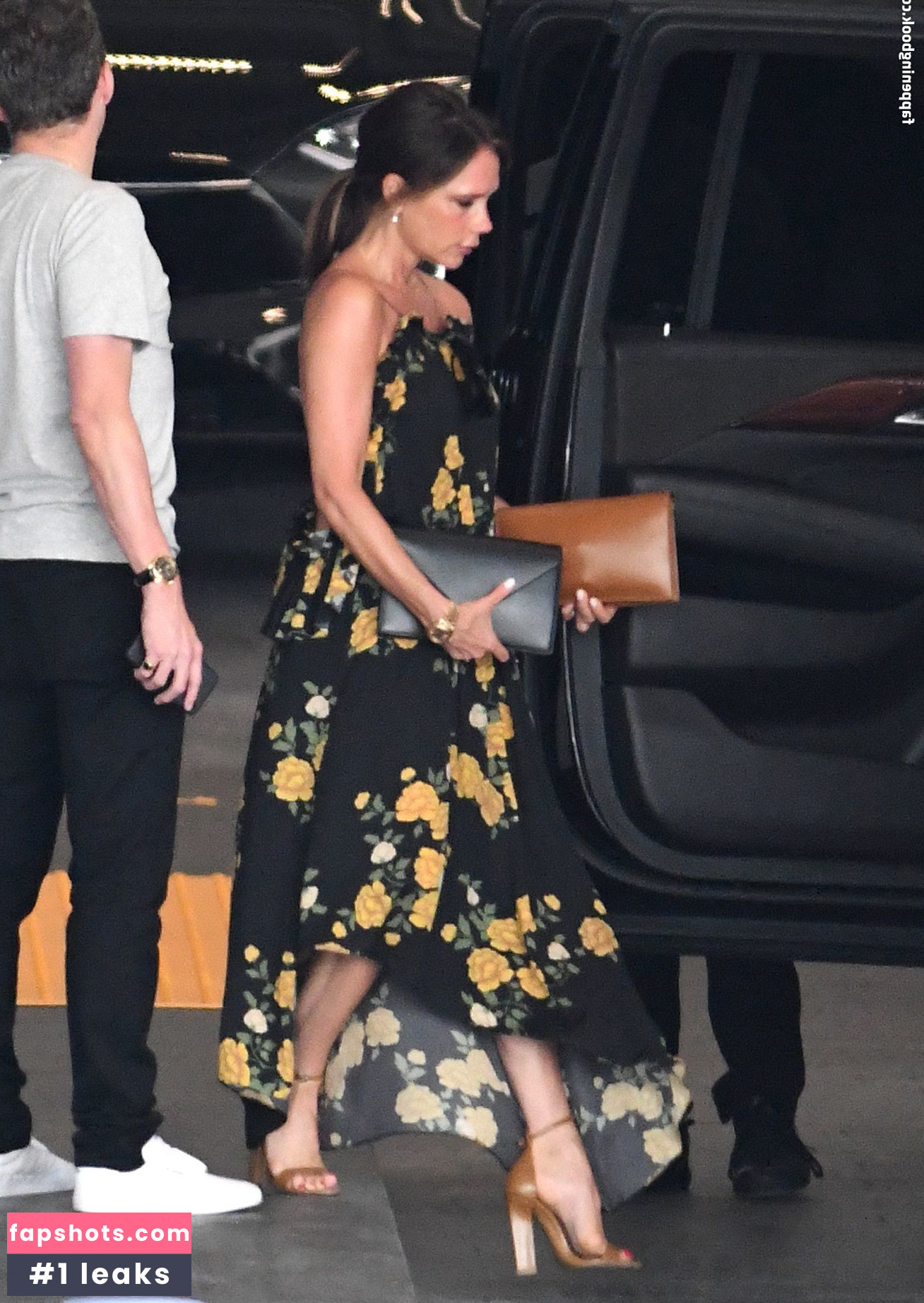 Victoria Beckham gallery photo #591