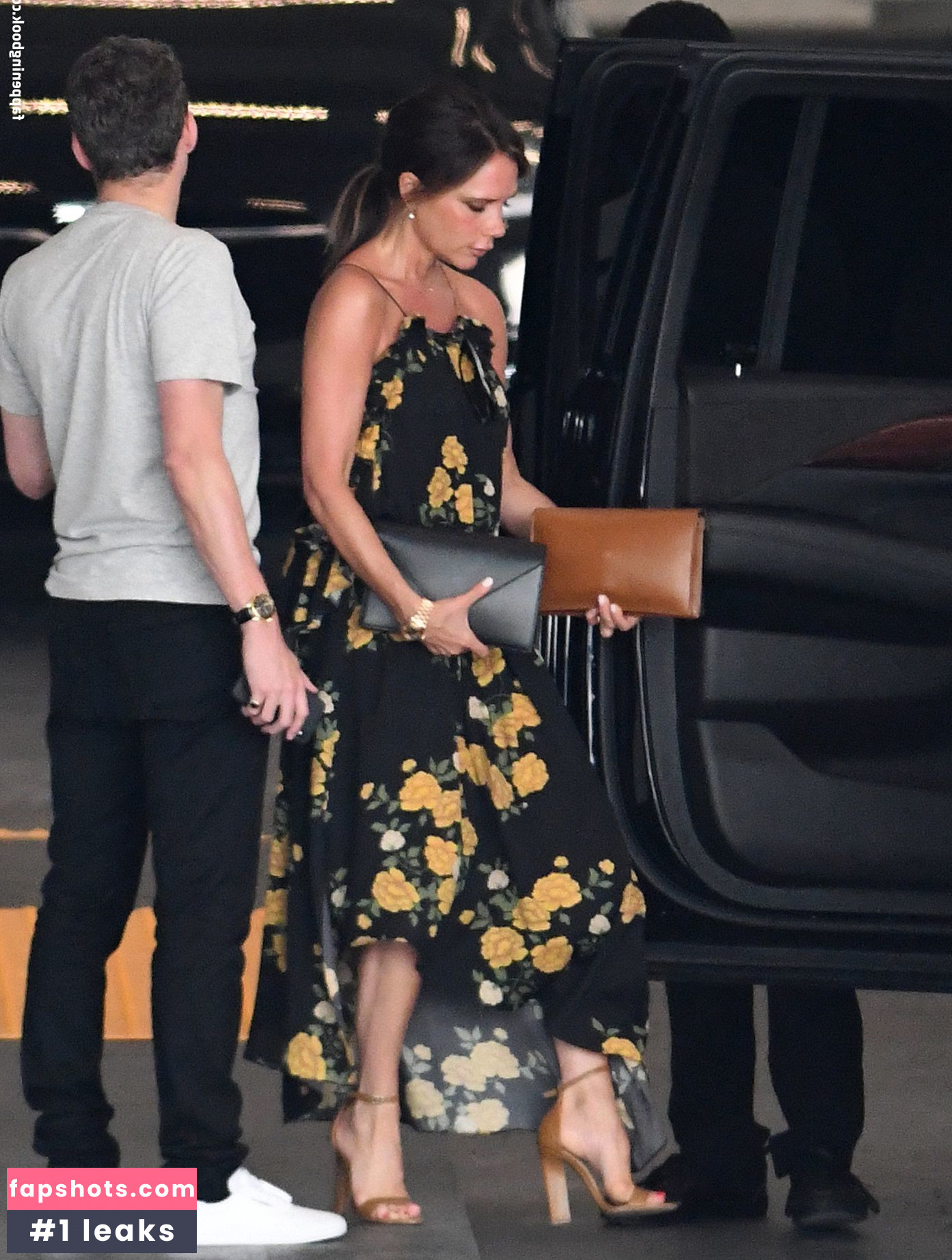 Victoria Beckham gallery photo #595