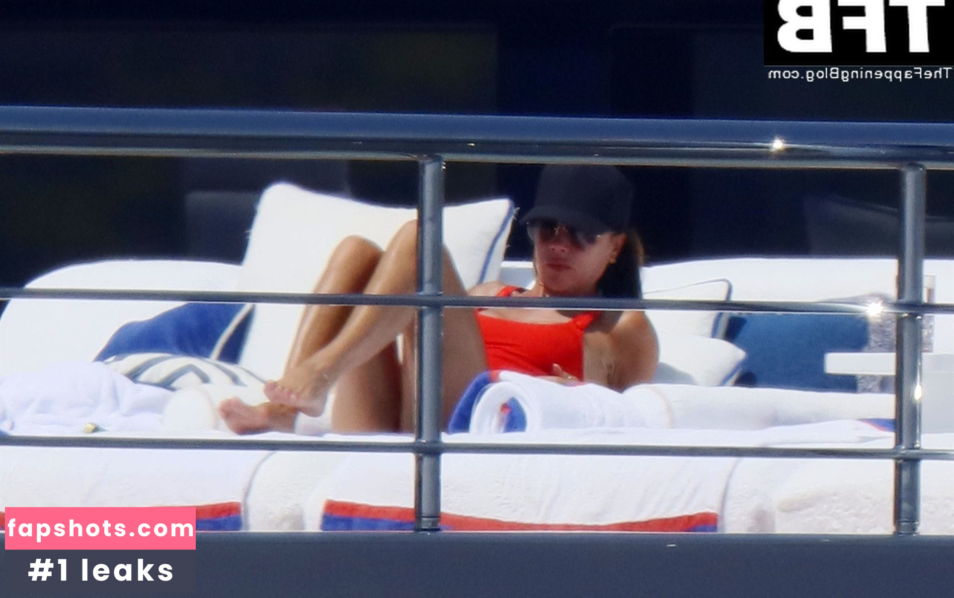 Victoria Beckham gallery photo #67