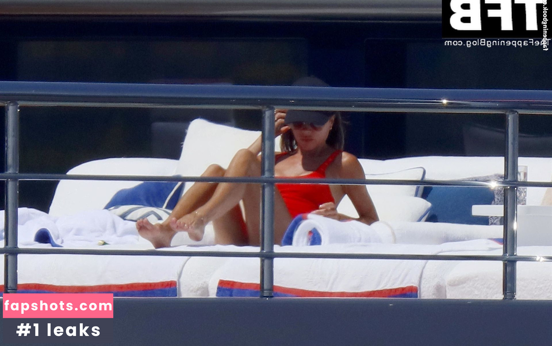 Victoria Beckham gallery photo #68