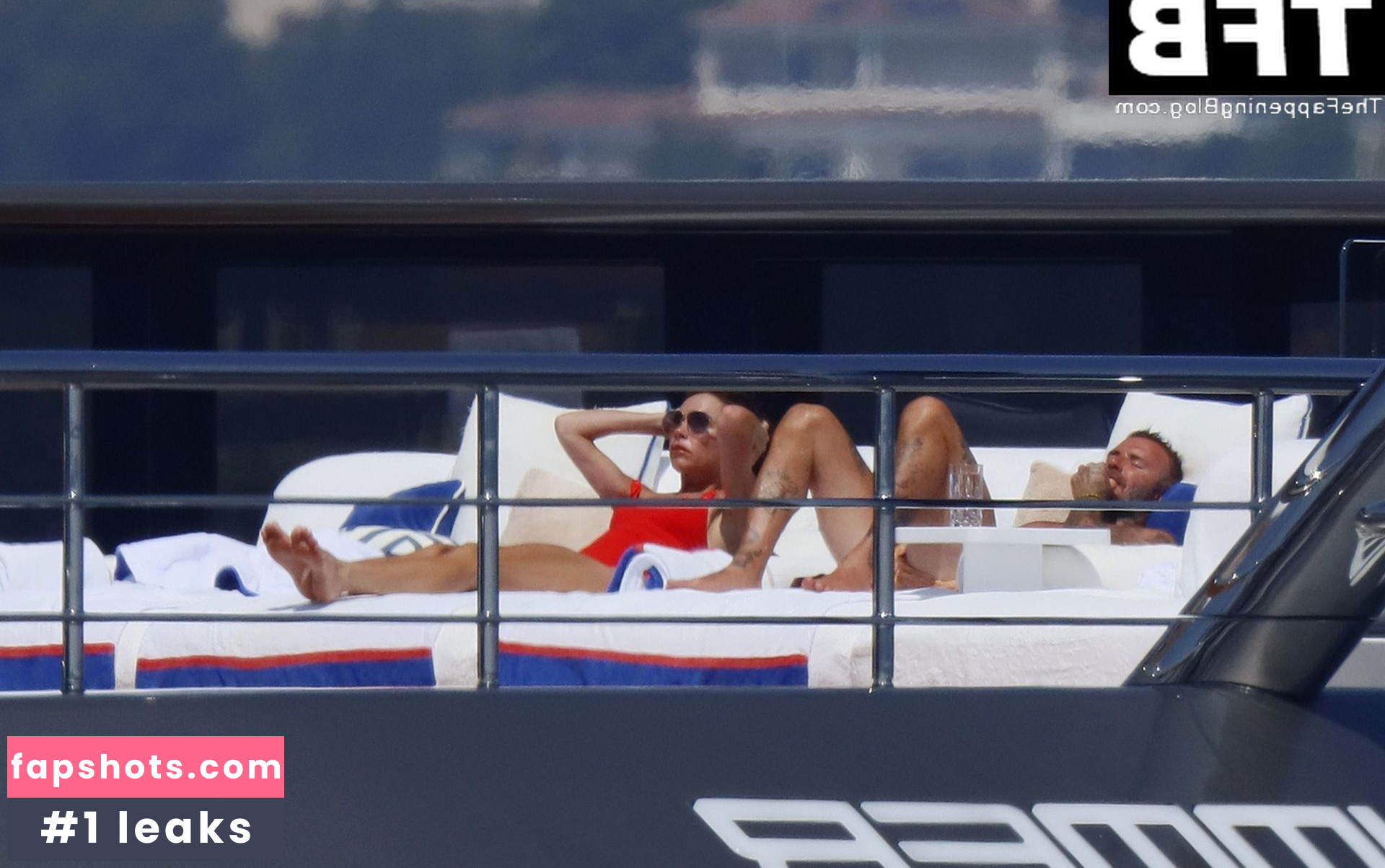 Victoria Beckham gallery photo #78