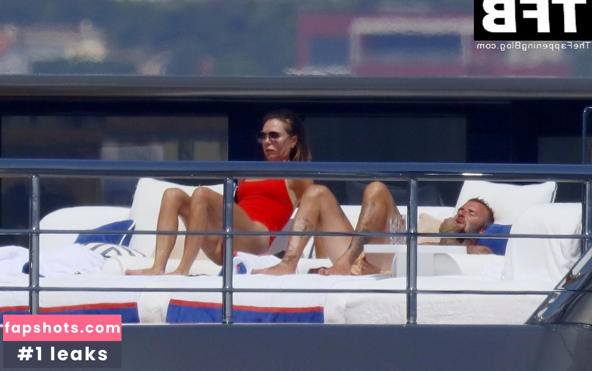 Victoria Beckham gallery photo #79